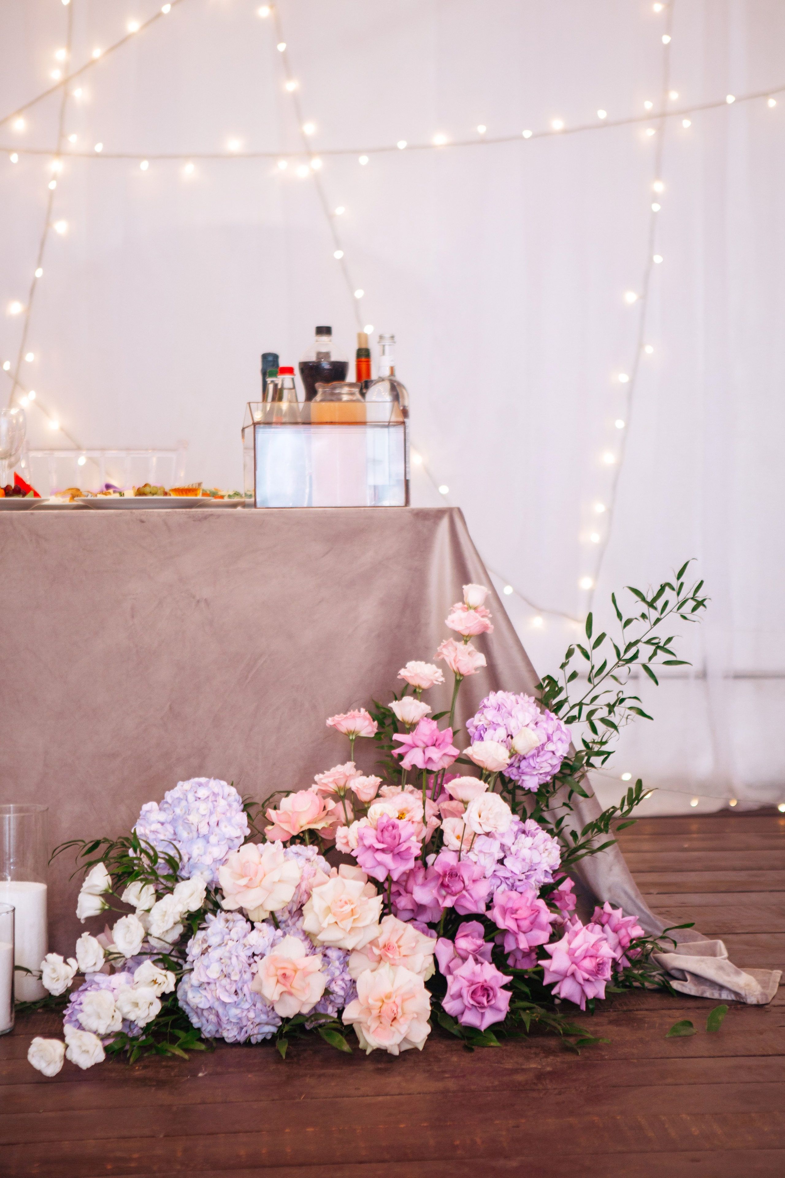 Свадебная фотосессия в отеле hartwell hotel и на патриарших прудах. Фотограф Ольга Ефремова