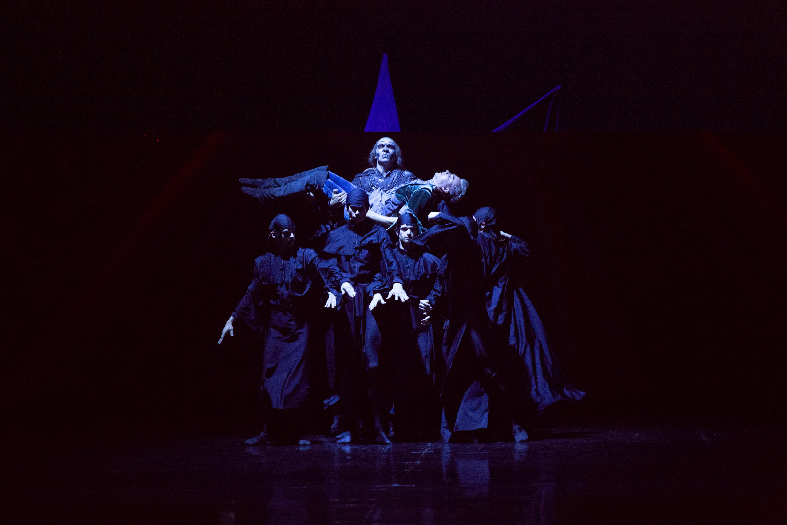 Русский Гамлет спектакль премьера Марийского театра оперы и балета в Зимнем театре г. Сочи. Фотограф в Сочи Юрий Шептаев