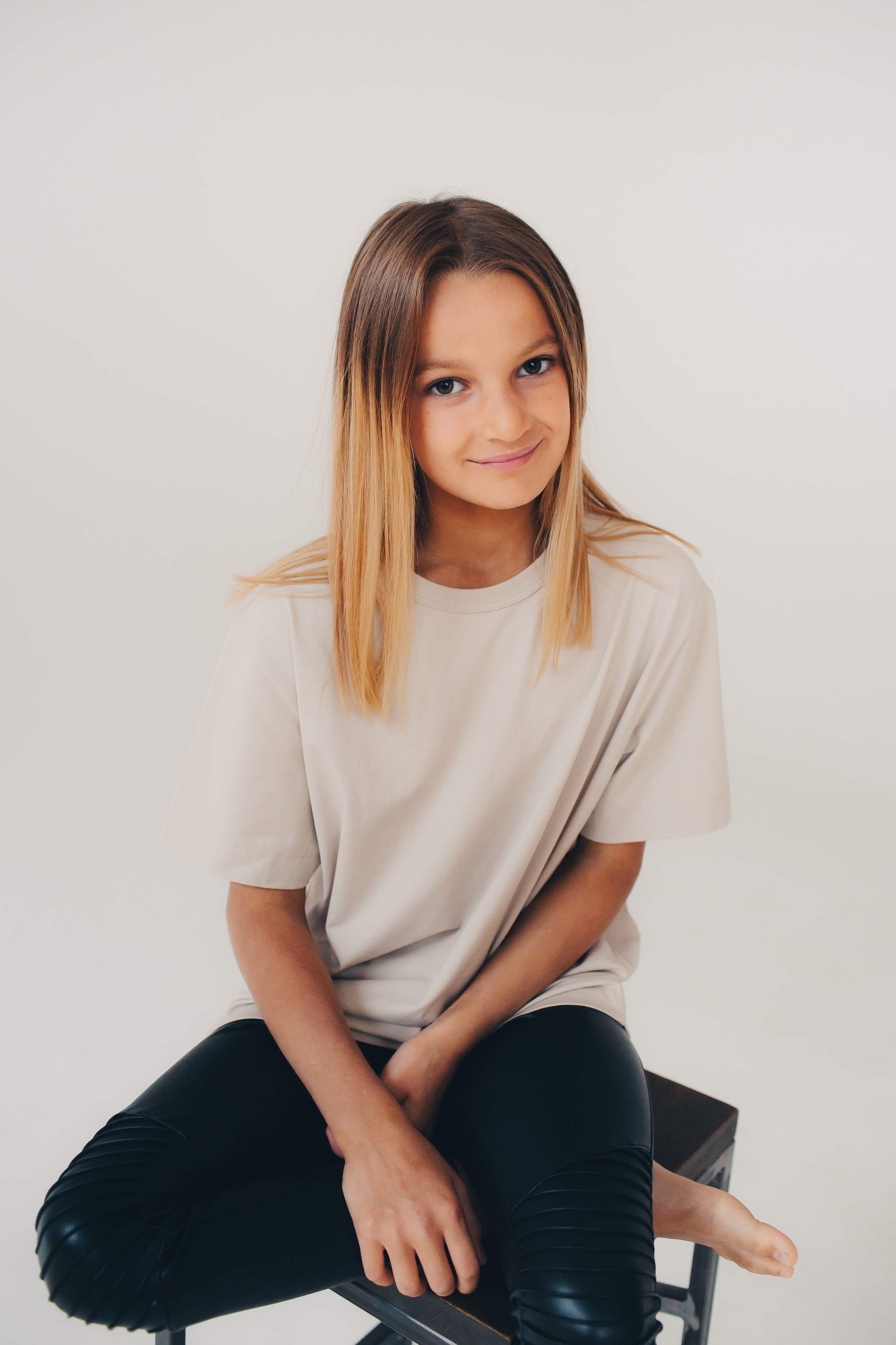 Семейная съёмка на белом фоне. Фотограф Евгения Мальцева, Архангельск