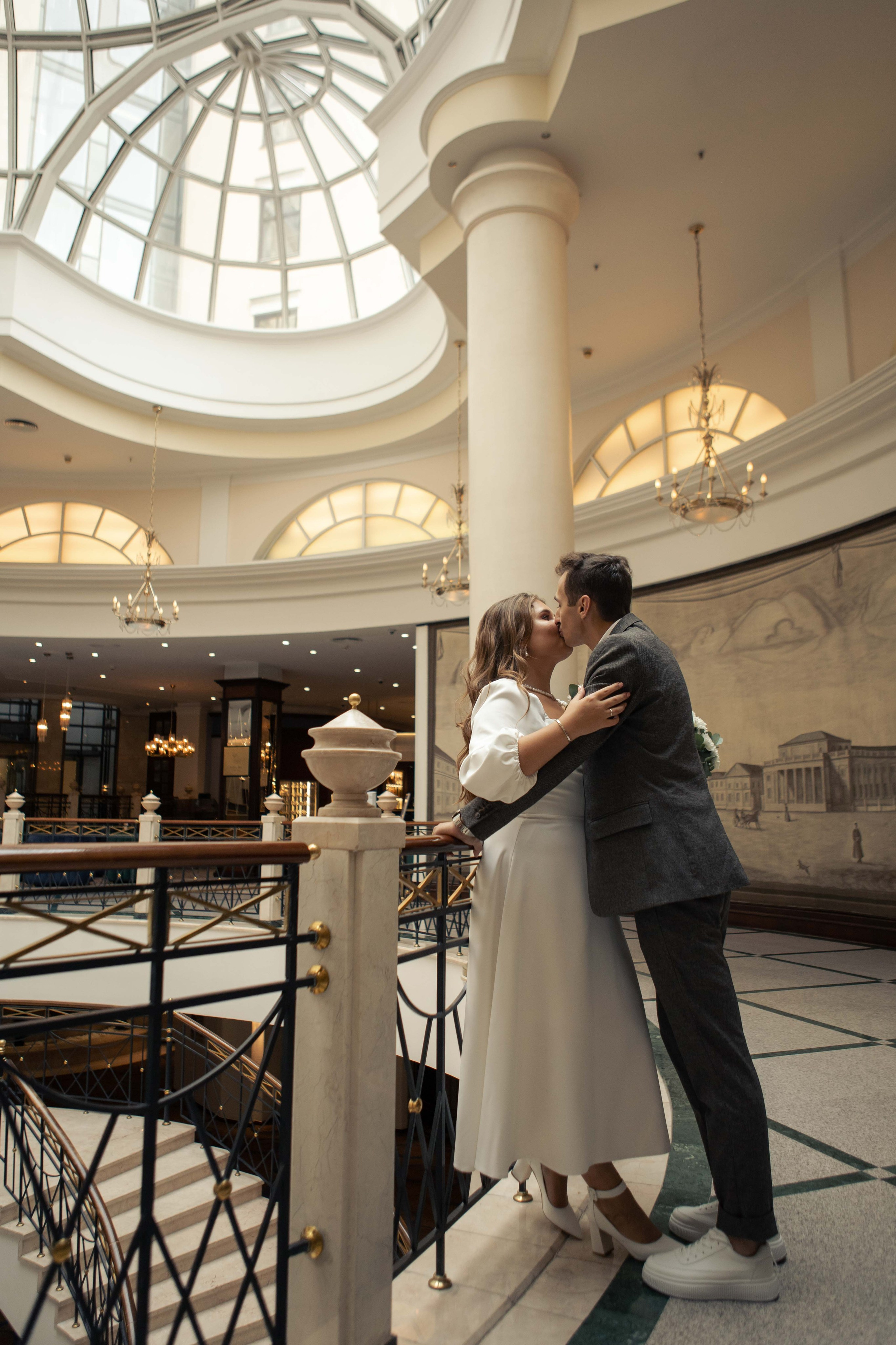 Свадебная фотосессия в Москве в отеле. Фотограф Валерия Горбунова Подольск Бутово Видное Щербинка