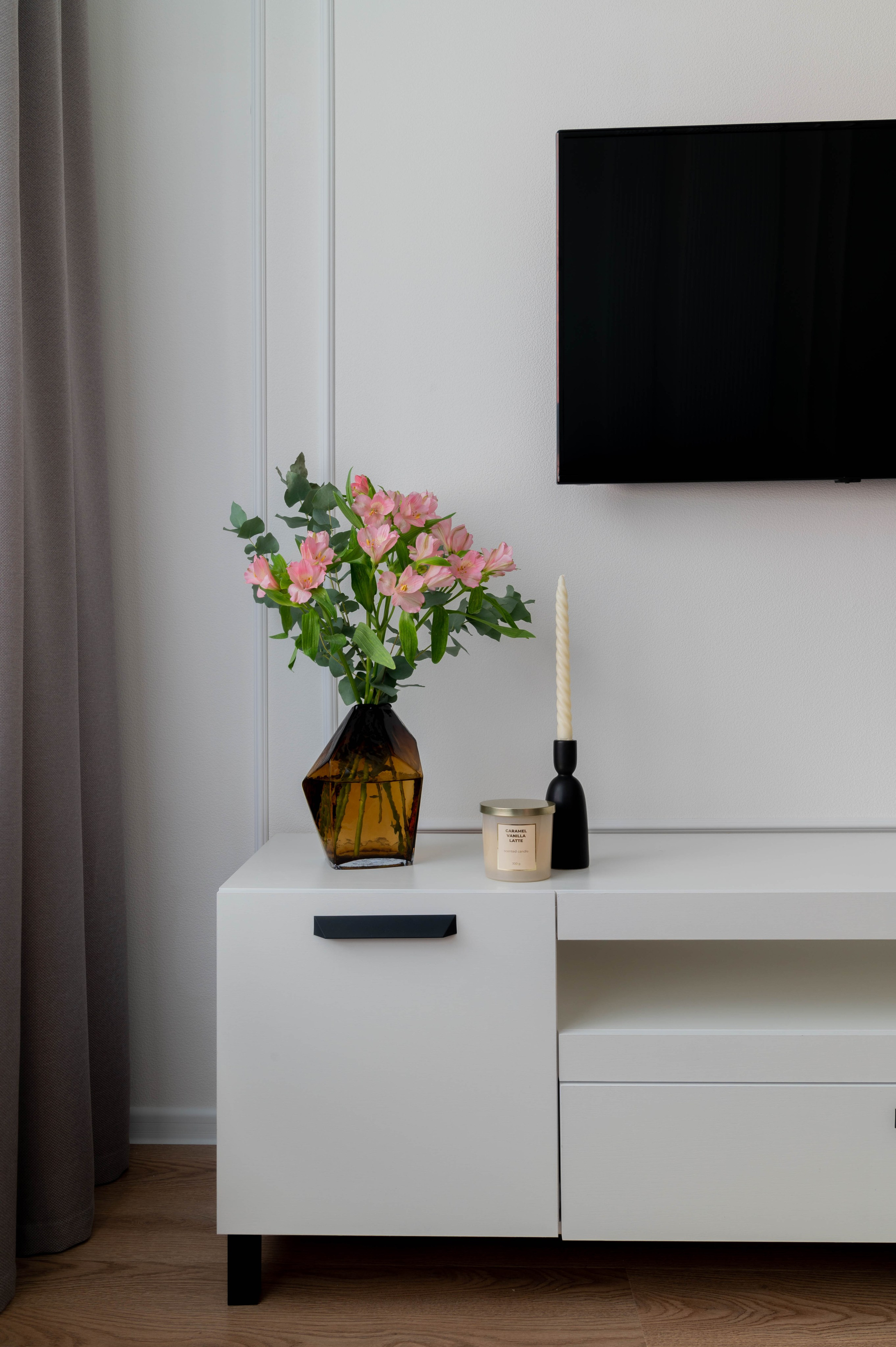 Съемка 1-к квартиры для посуточной аренды ЖК «Волга Парк». Интерьерный фотограф в Ярославле. Вероника Лазыкина