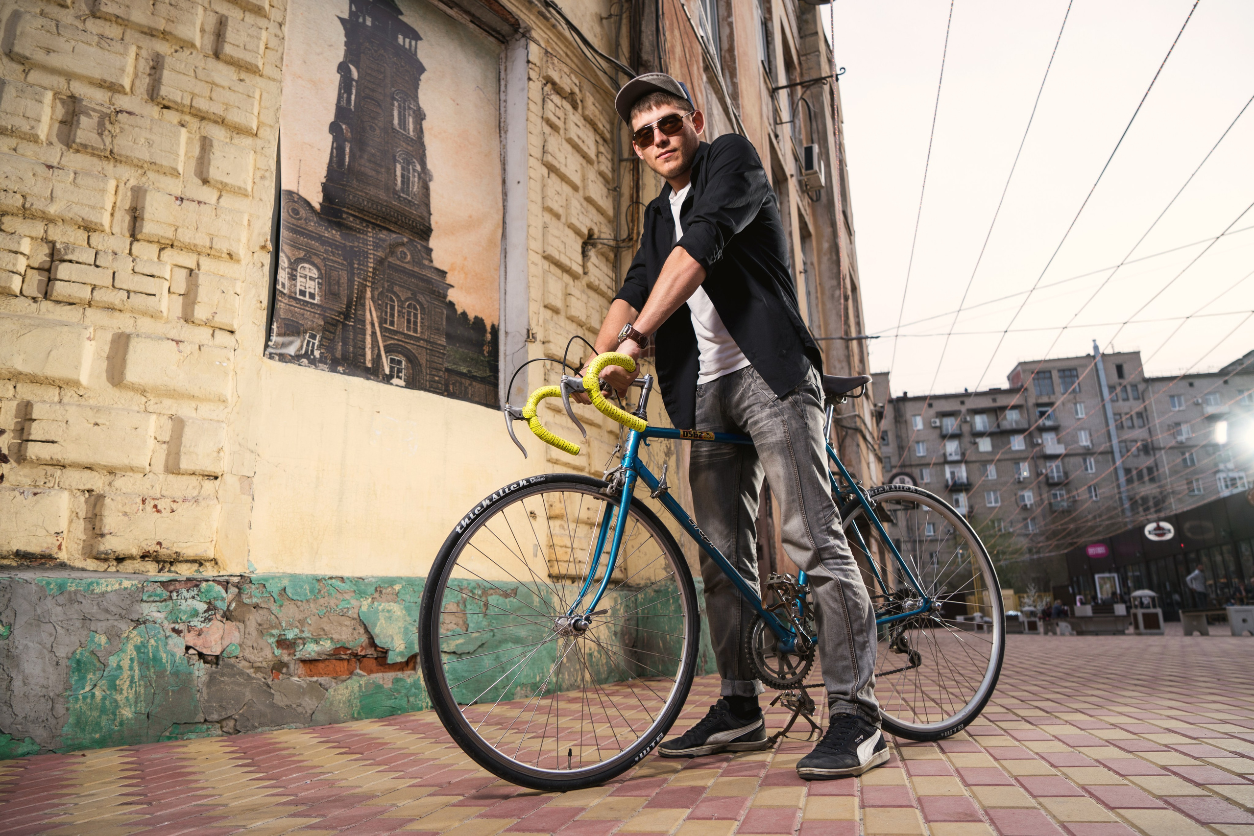Алексей со своим ретро-велосипедом. Событийный фотограф Максим Бескоровайновнов