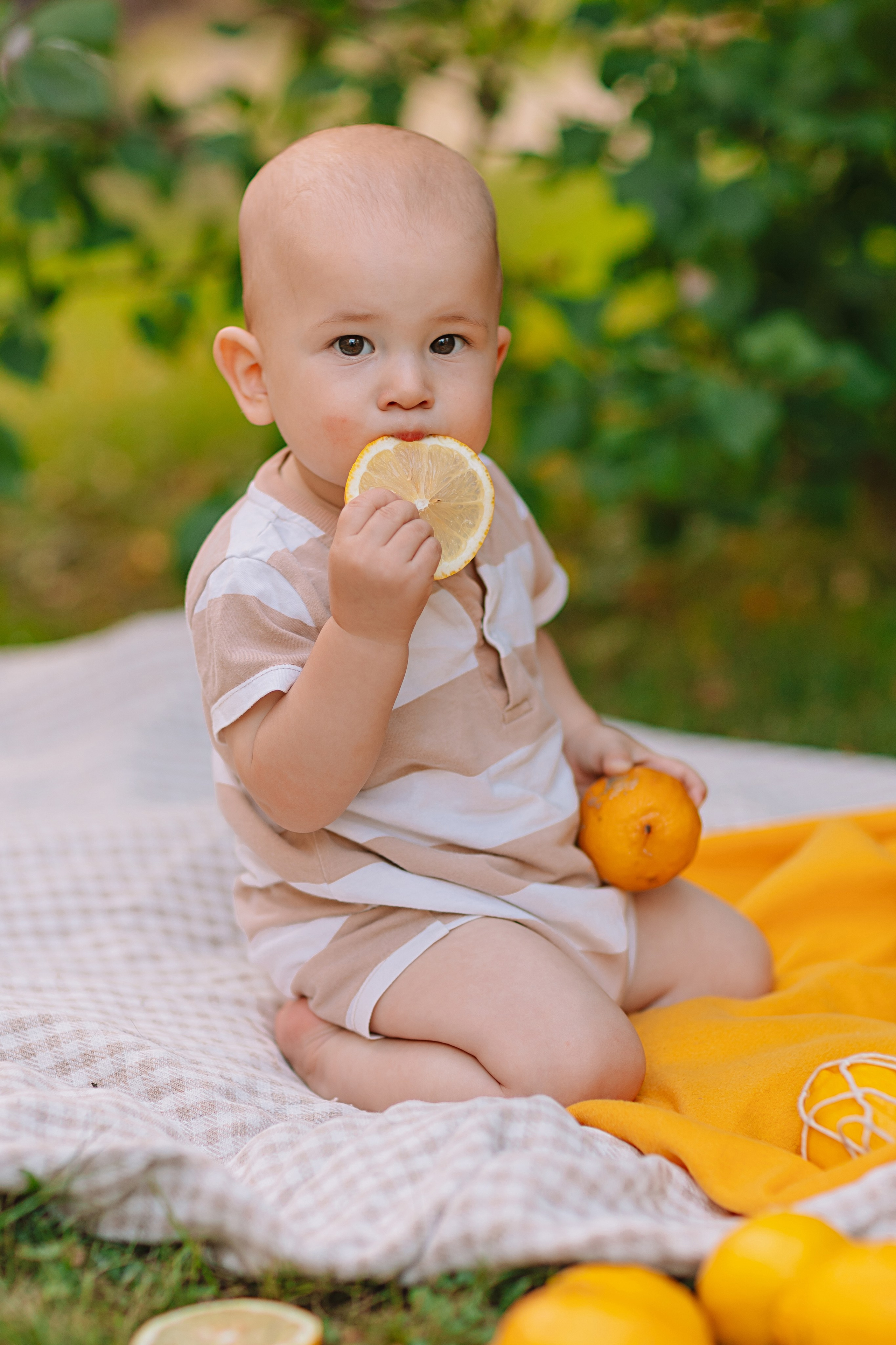 Лимоны. Семейный фотограф Тюмень, фотограф на роды Салмина Мария
