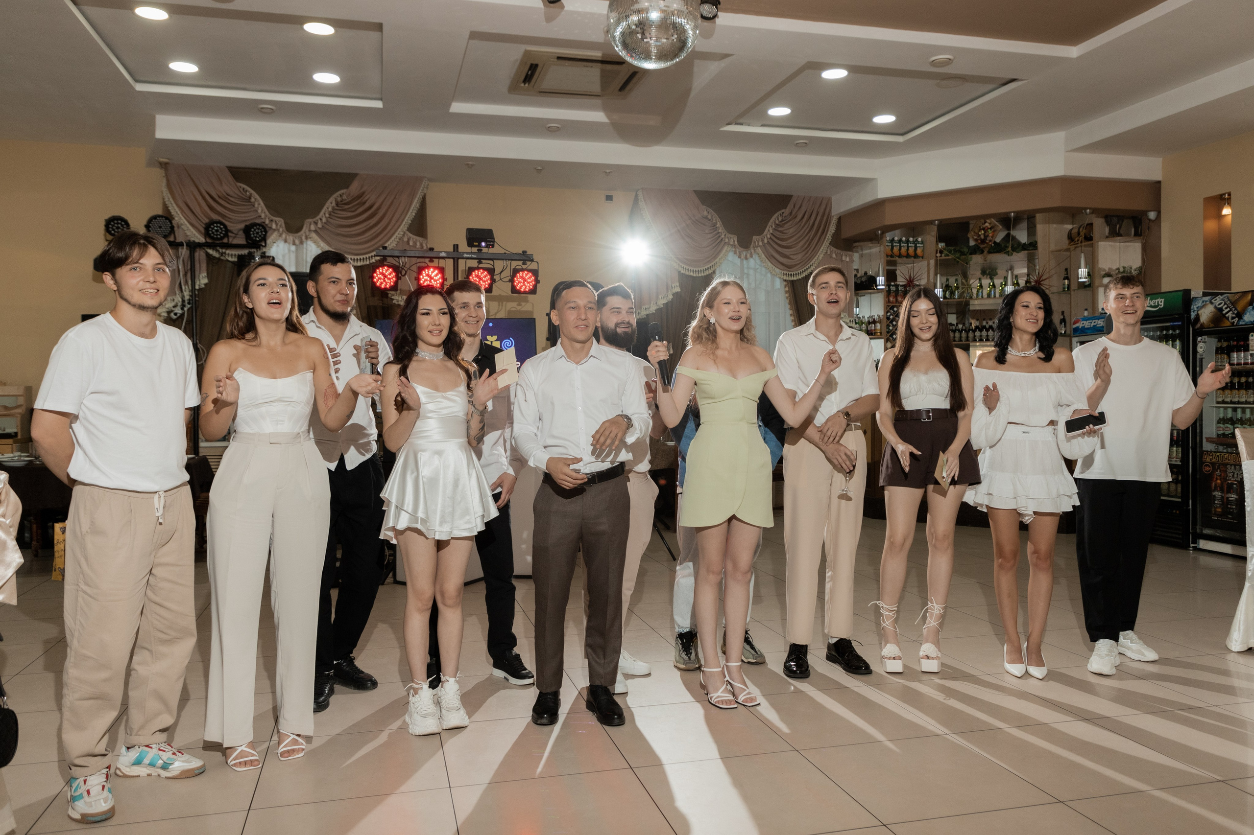 Роман и Александра (банкет). Свадебный фотограф Ангелина Сунгатулина | Саратов | Балаково | Вольск