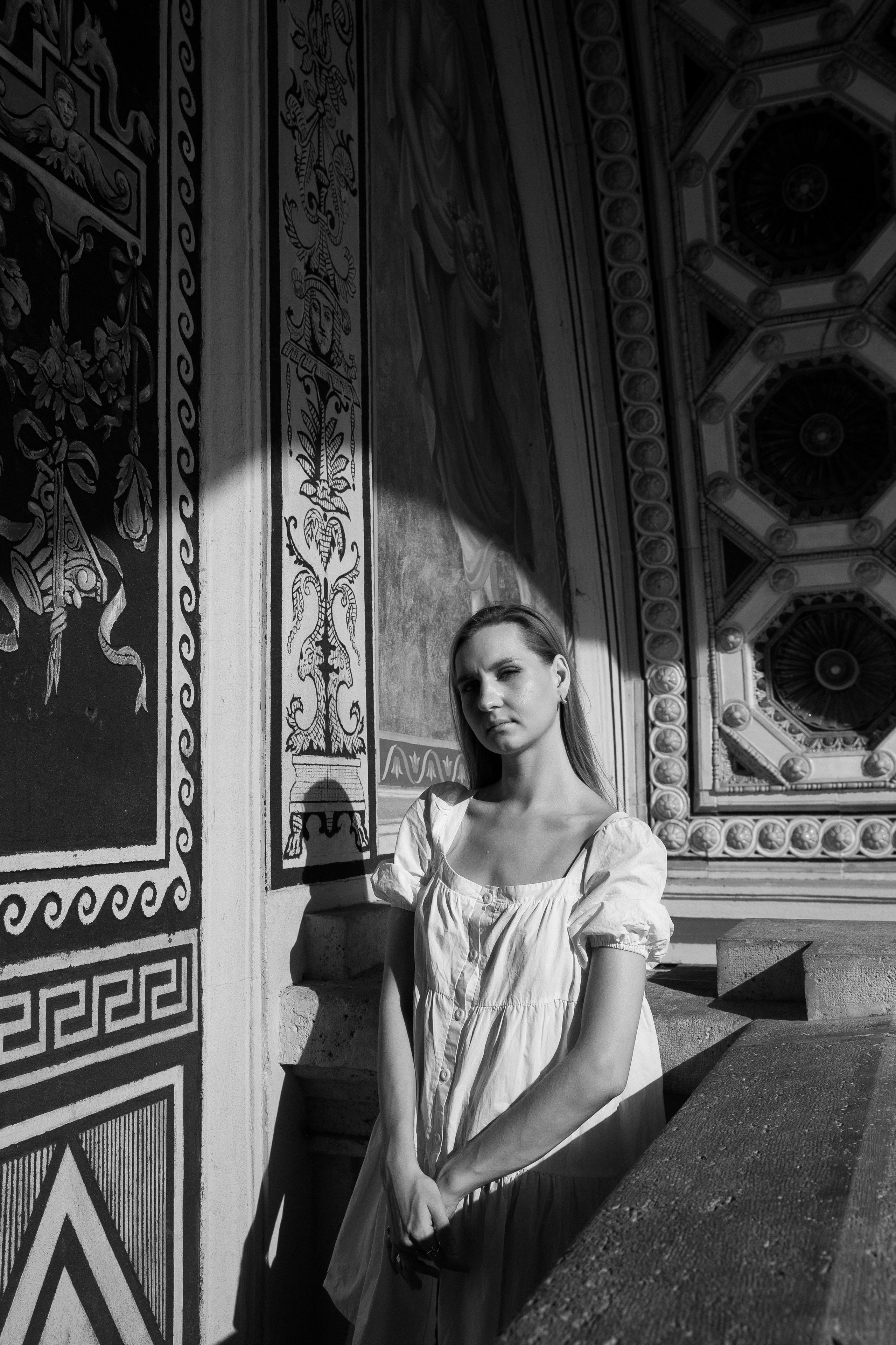 Black and white portrait of ballerina 