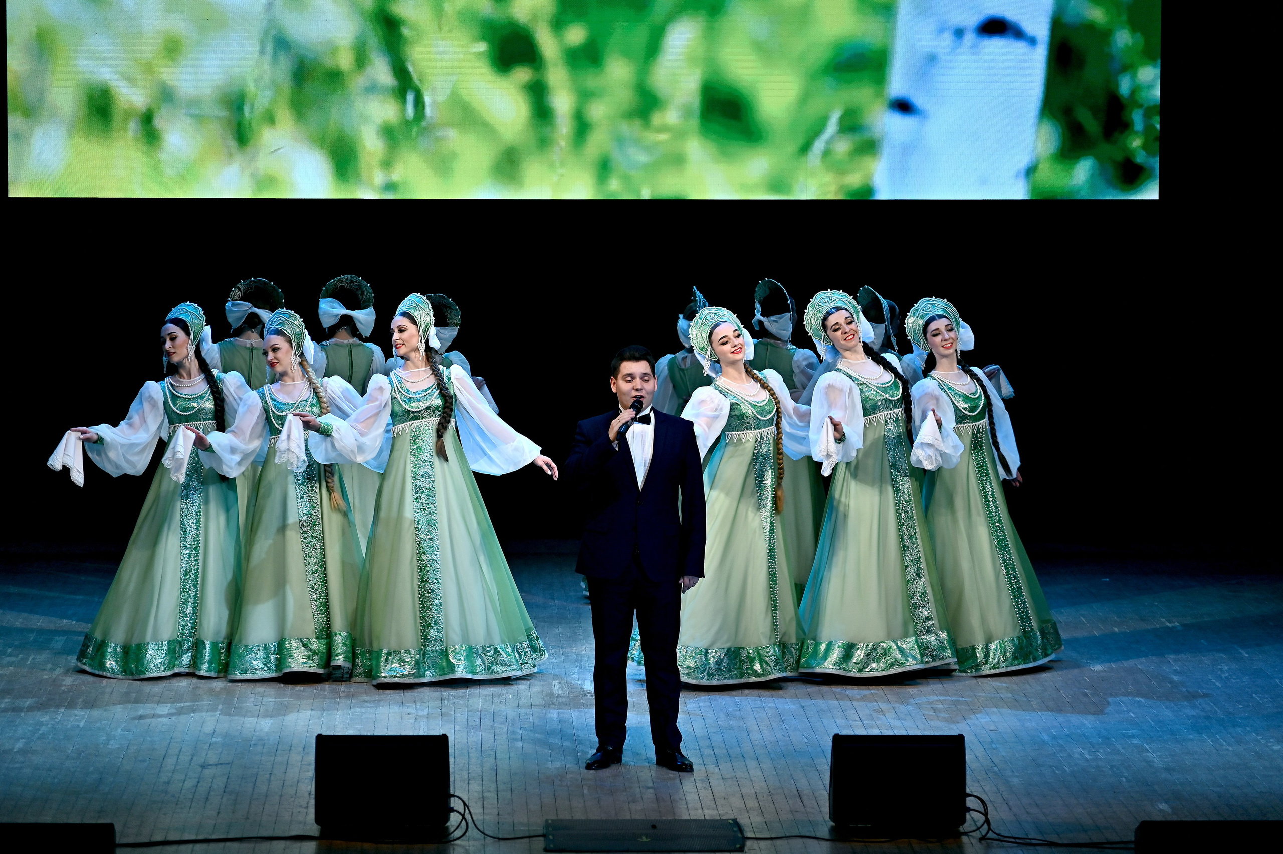 АНСАМБЛЬ ПЕСНИ И ТАНЦА «ДОНБАСС». ФОТОГРАФ ВАШИХ МЕРОПРИЯТИЙ РЯЗАНЬ СЕРГЕЙ КЛЮЕВ Концертная фотография близка к репортажу и портретной съемке