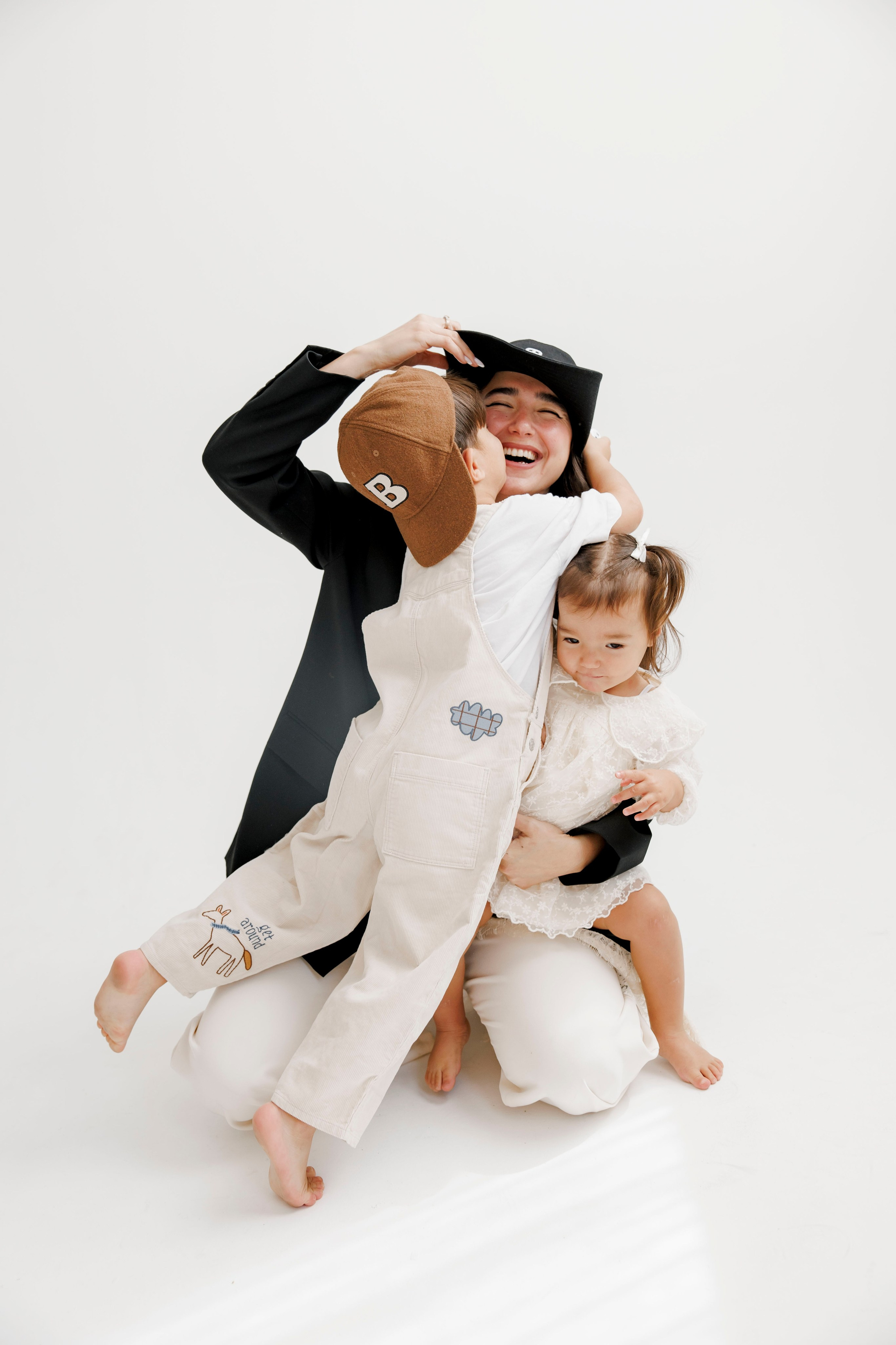 Family photoshoot inside the studio. Wedding and family photographer