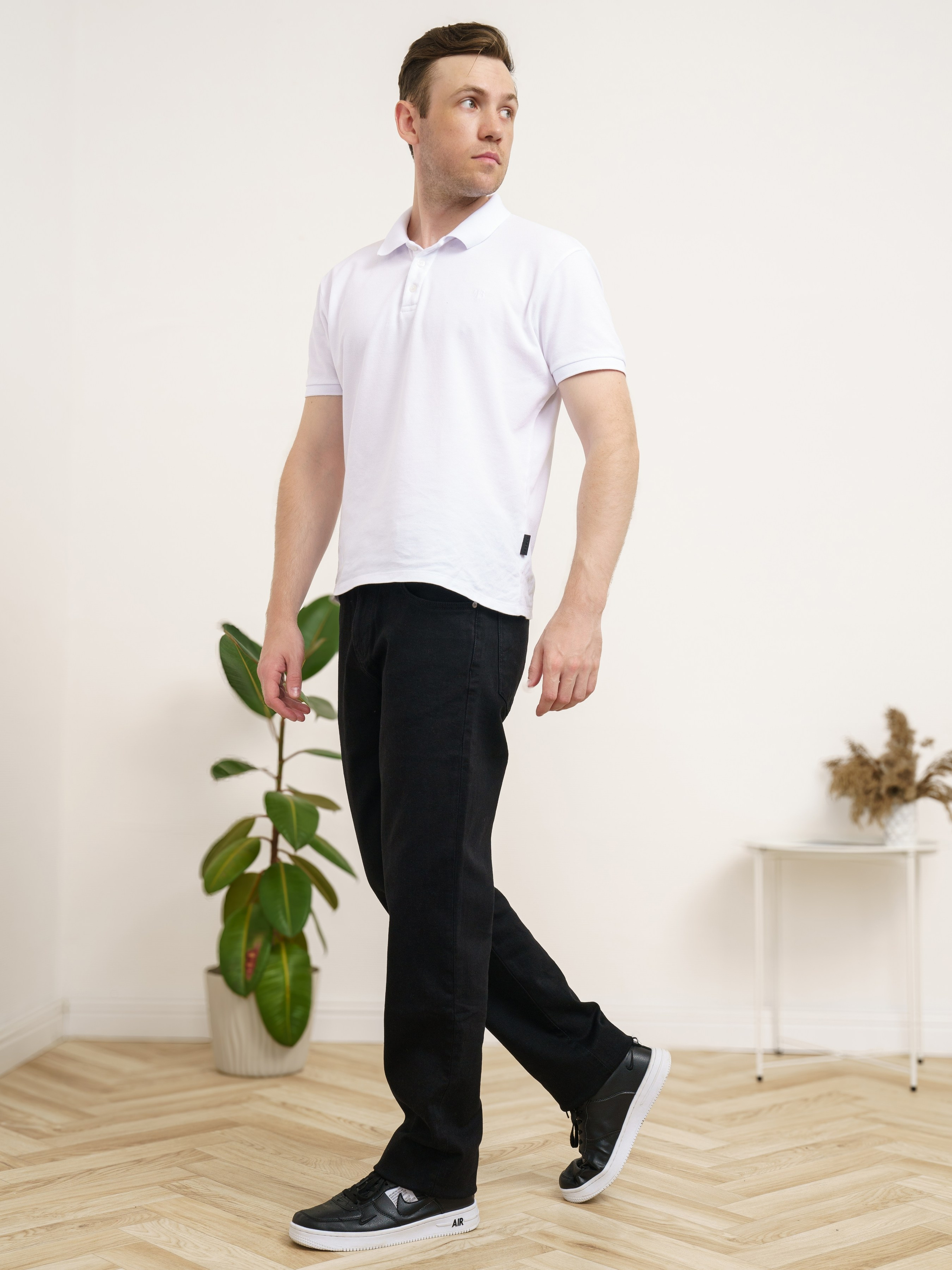 Джинсы, модель Алексей. KED Production — продакшн из СПб. Создаём фото, видео и контент, который помогает брендам и селлерам продавать больше