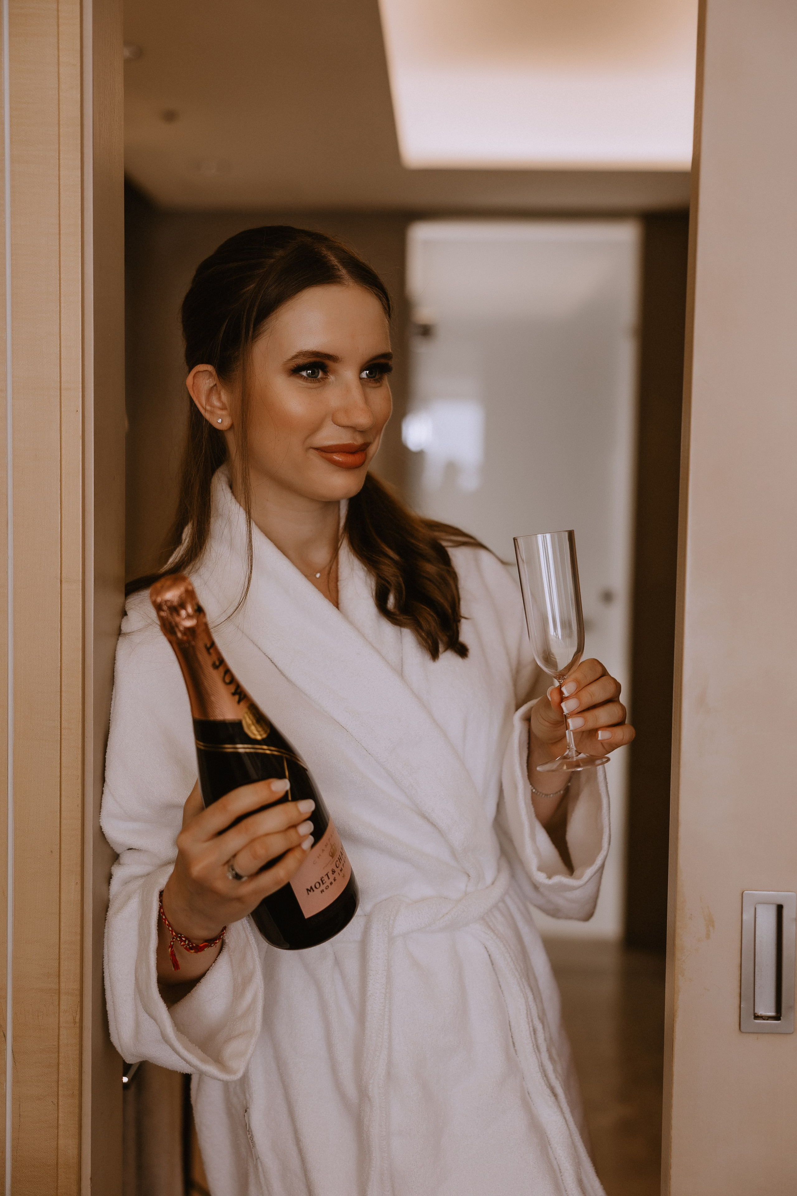 Fun wedding in Busan. Your photographer in Busan (South Korea) Aleksandra Anufriy