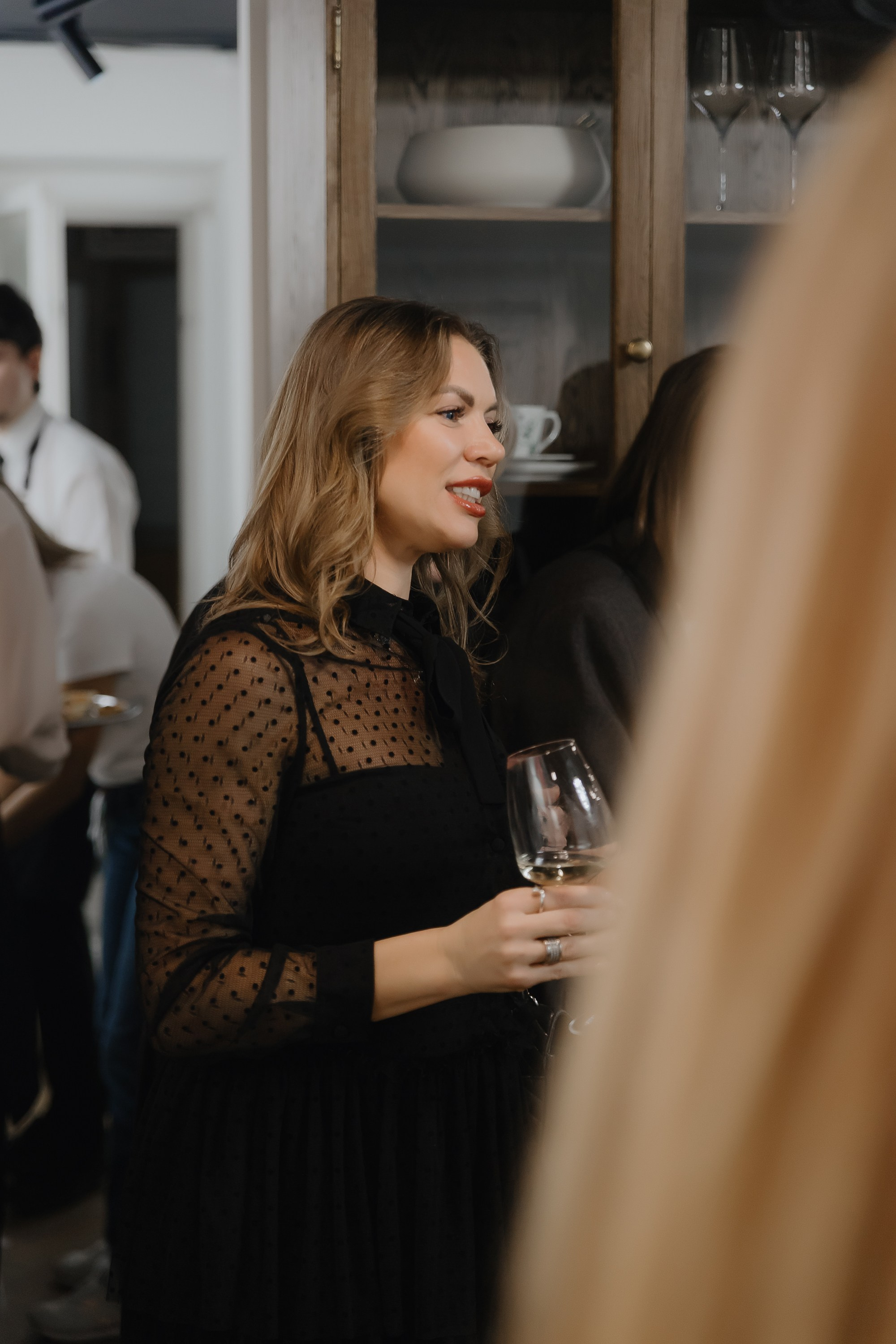 Открытие нового пространства интерьерного салона L. DECO в феврале 2025. L. Deco интерьерный салон. Краски/обои/лепной декор