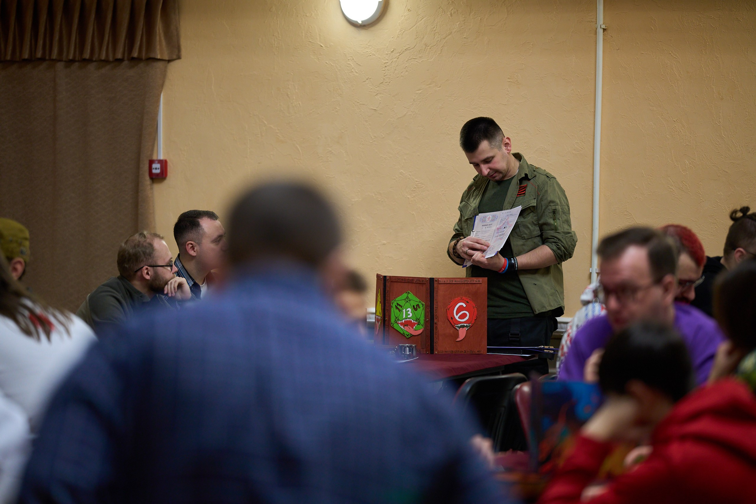 Мантикон V (2025). Фотографирует красивое Денис Горностаев