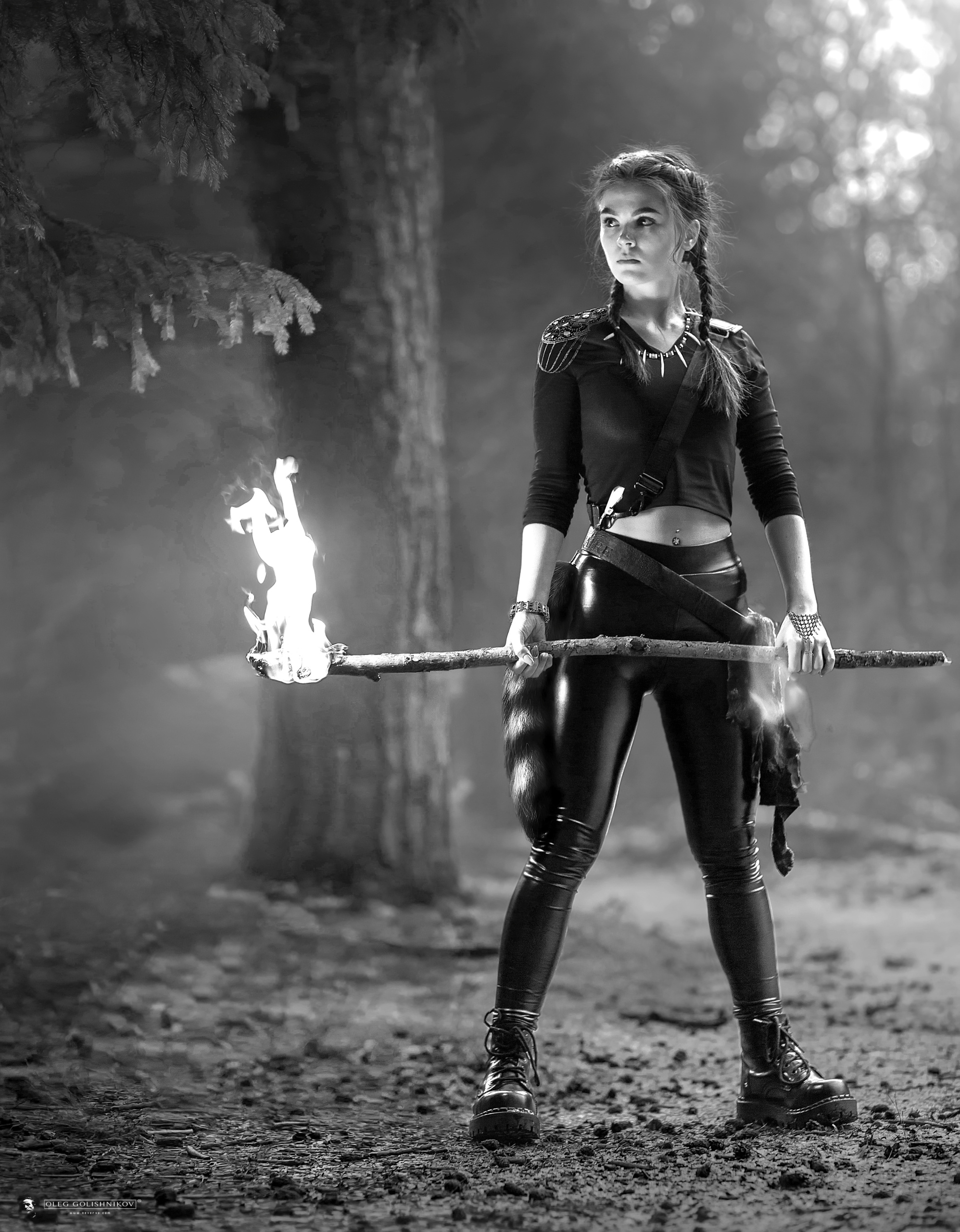 Черно-белая фотосъемка. B&W съемка в Москве. ЧБ фотограф Олег Голишник. Арт-фотограф Олег Голишников. Творческая мастерская