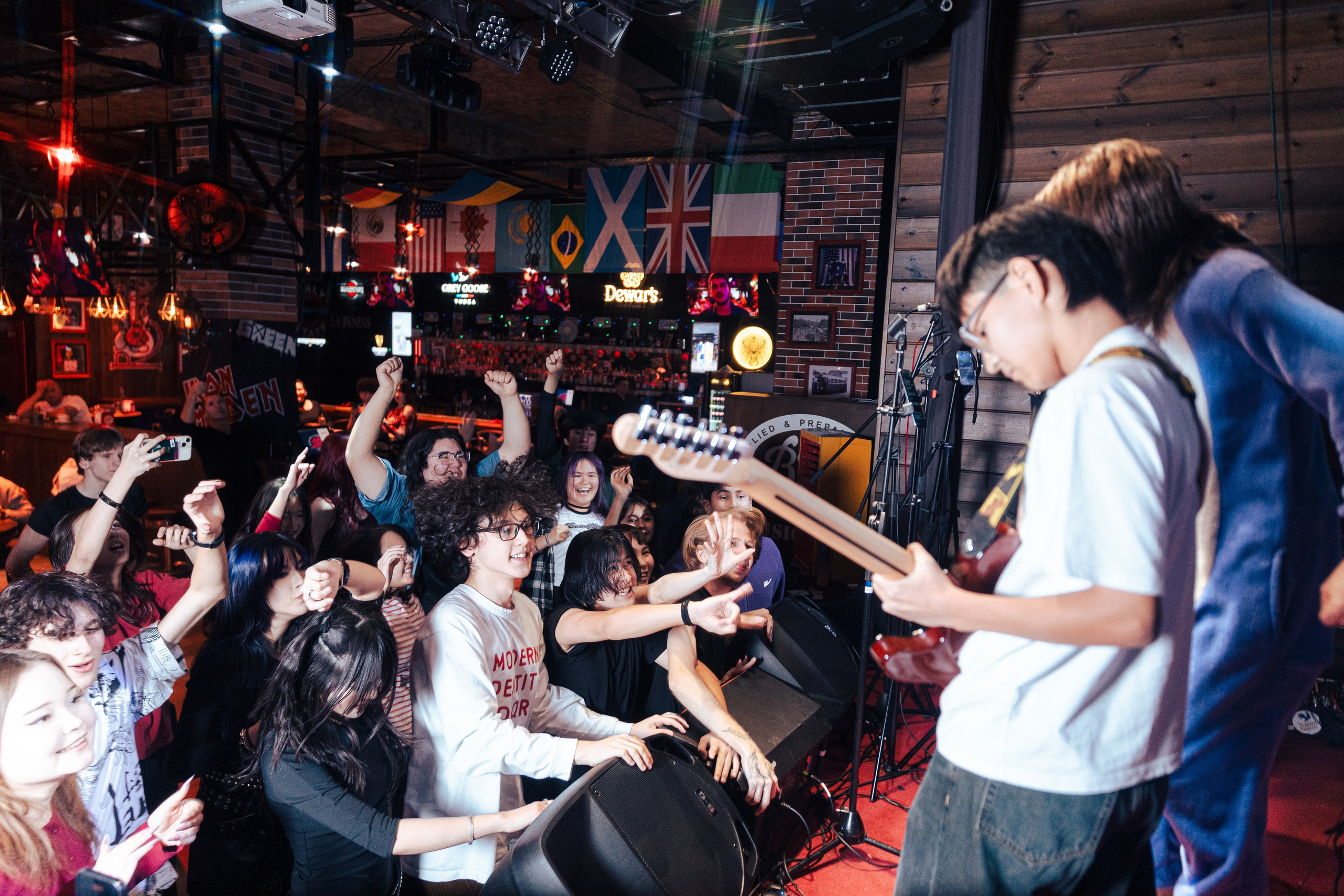 Концерт: «Не школа гитары». Портретный и репортажный фотограф в Астане Роман Григоров