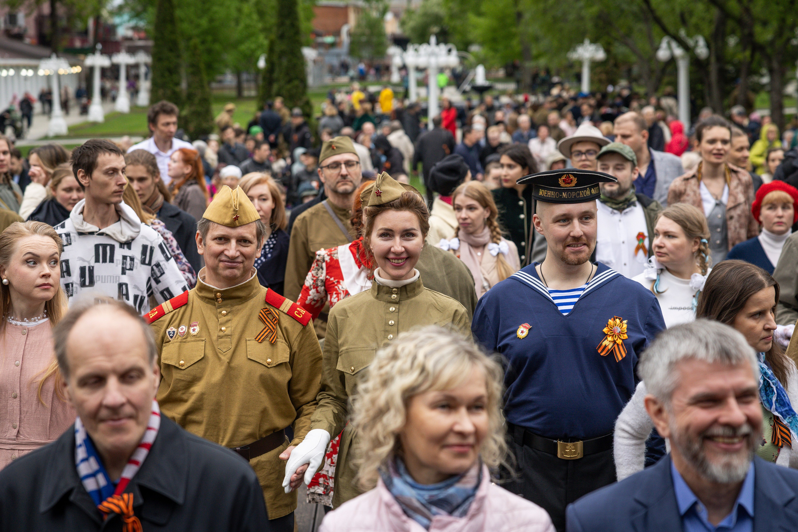 Бал Победы в саду Эрмитаж. Фотограф Сергей Ловкий