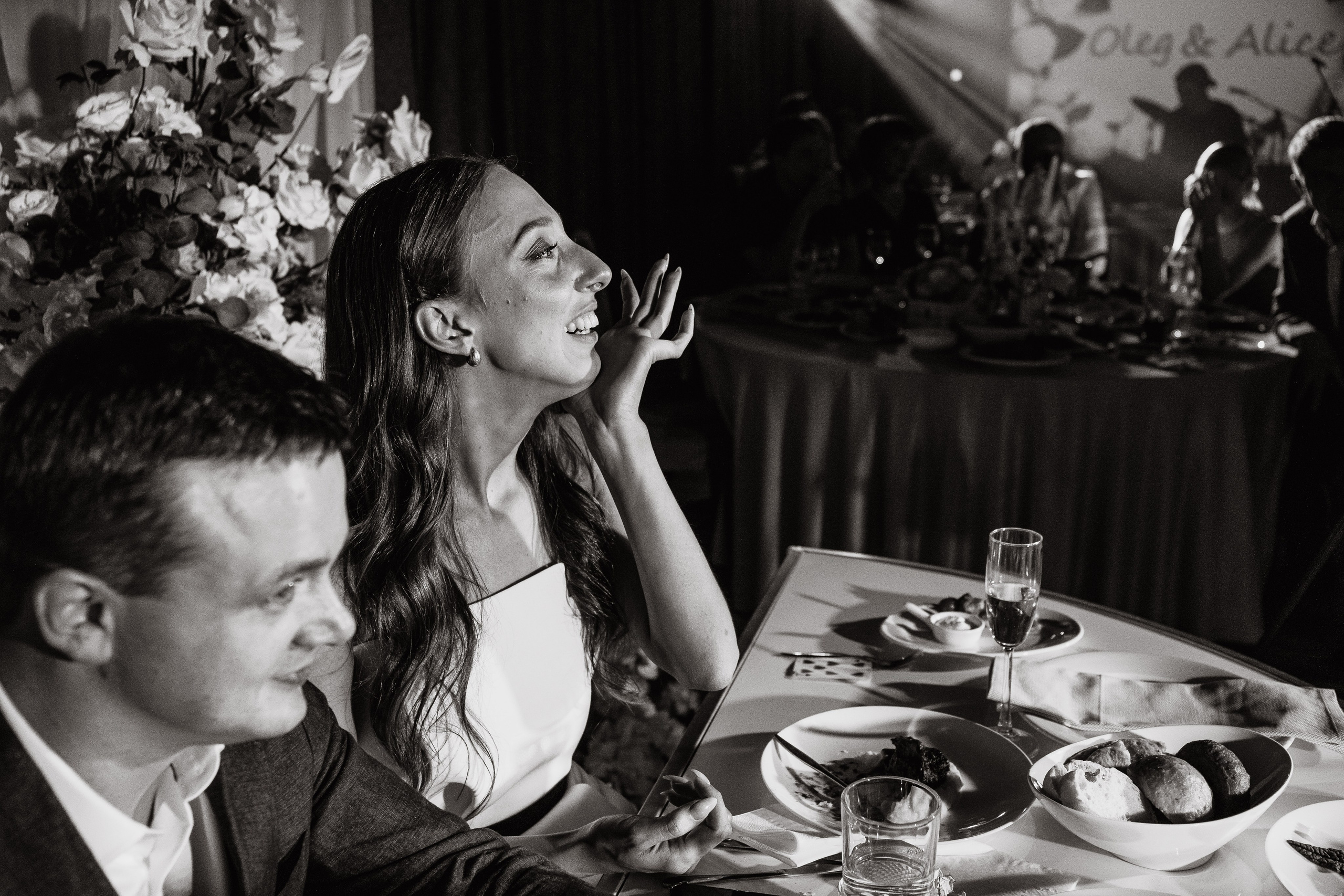 Свадебная фотосессия красивый банкет. Свадебный фотограф в Екатеринбурге Илья Корсаков