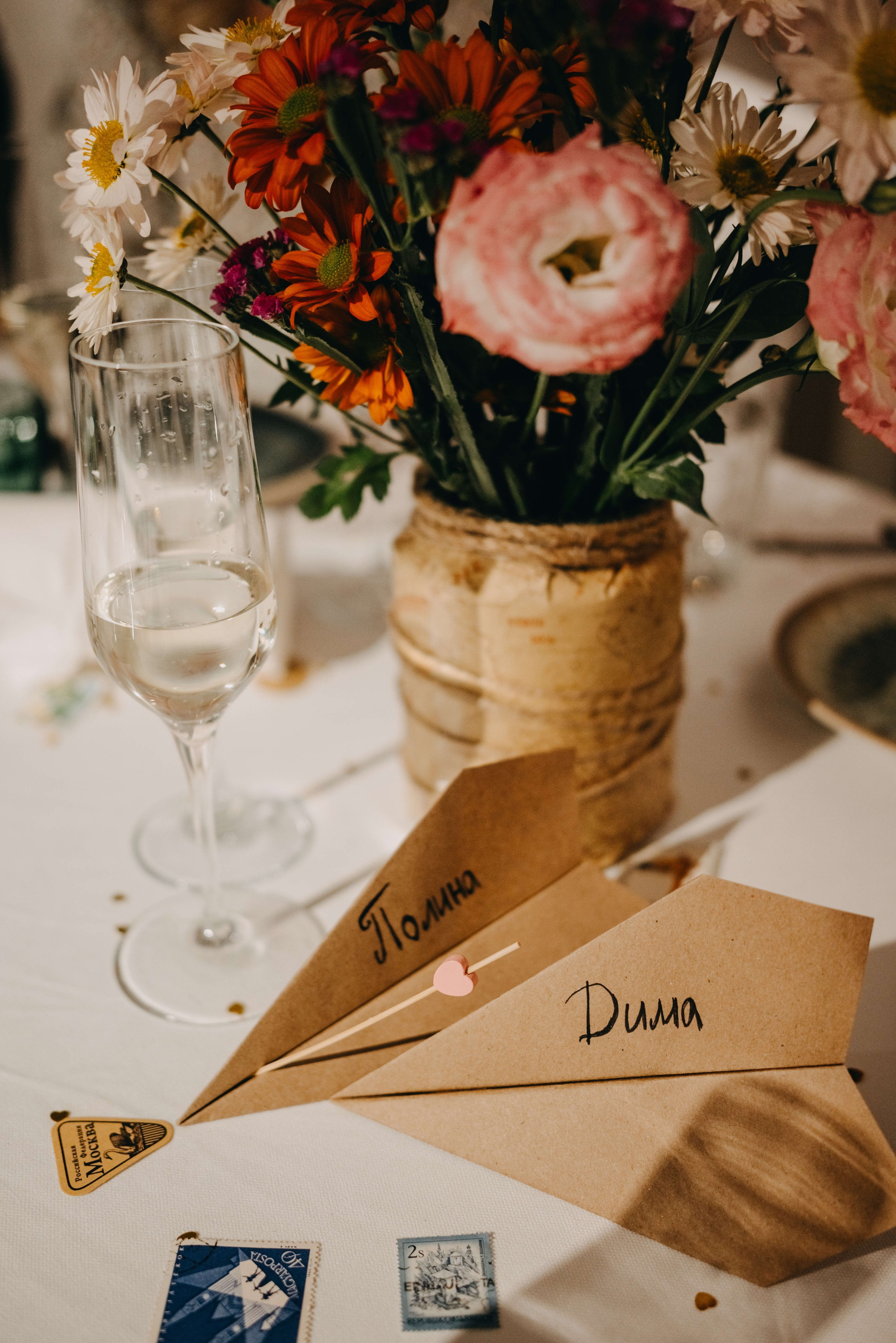 Годовщина свадьбы в кафе. Портретный и свадебный фотограф в Тбилиси • xeniqo