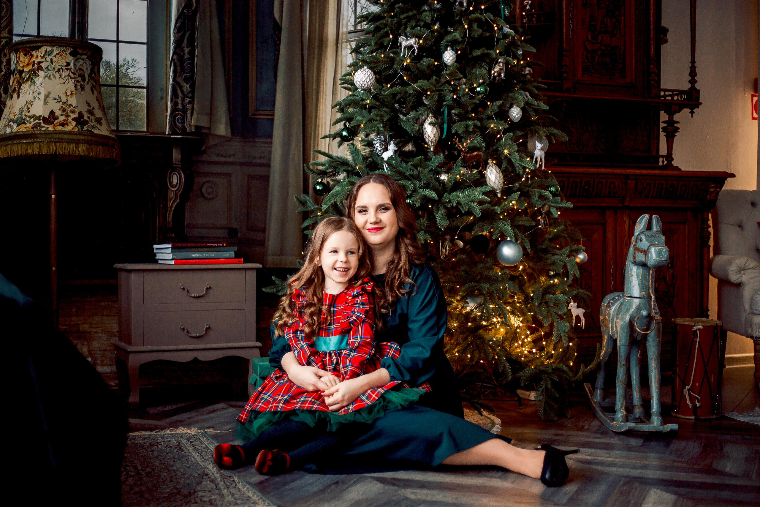 Настюша и мама. Семейный детский фотограф. Фотосессия в Минске