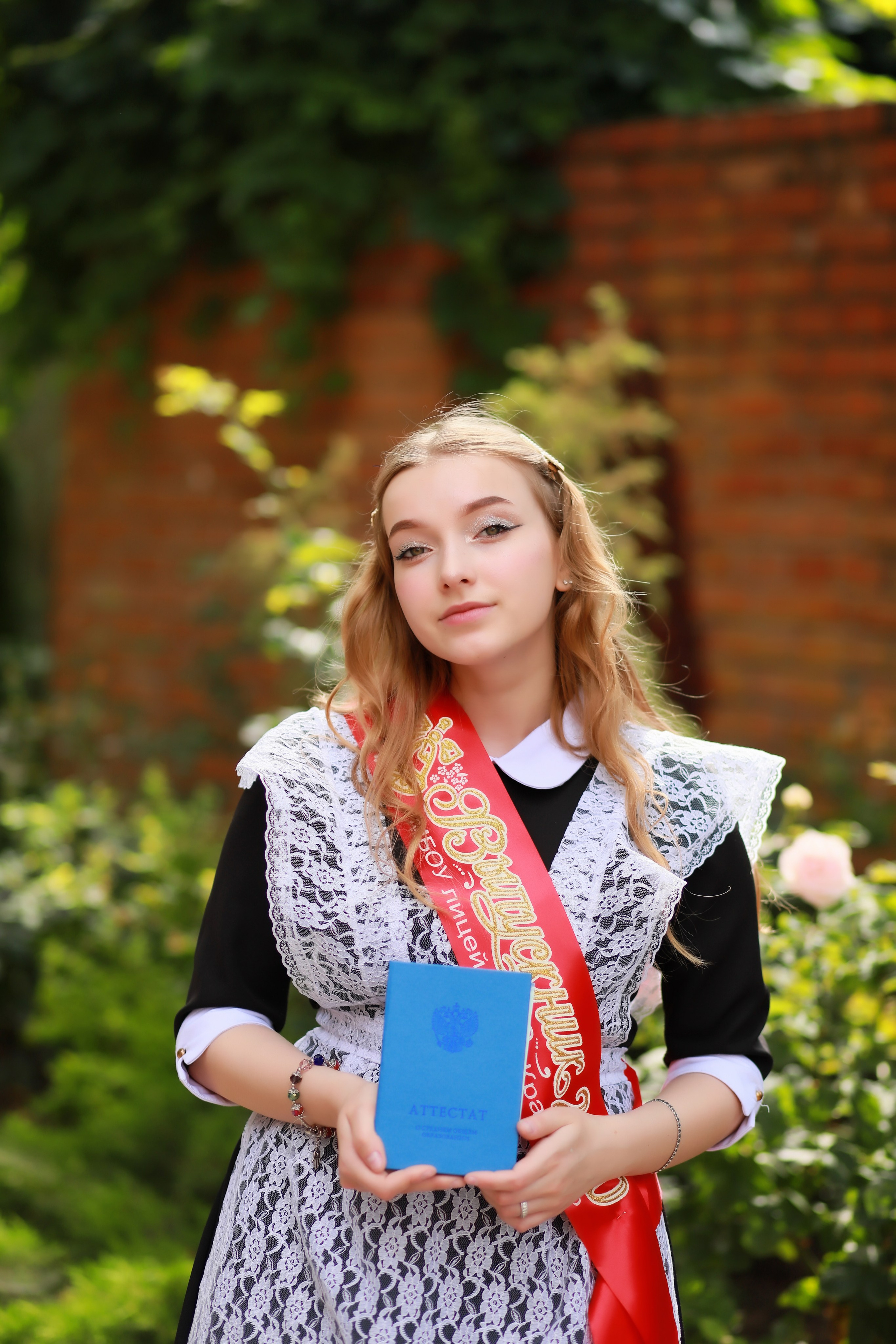 Вручение аттестатов (12 лицей). Детский семейный фотограф Краснодар