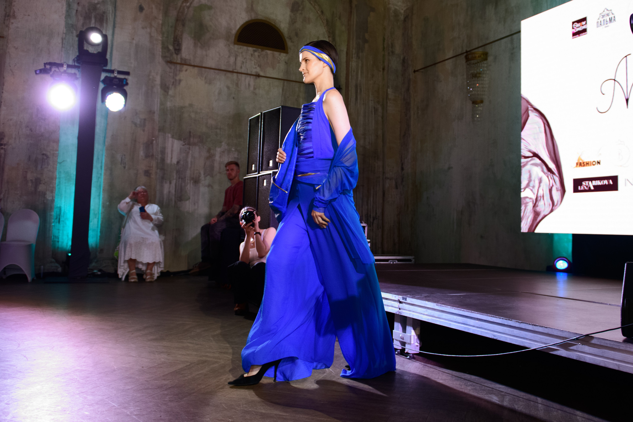Модный показ «Аллея моды». Организация и проведение фотосъемок в Санкт-Петербурге. Фотограф Смирягин Илья