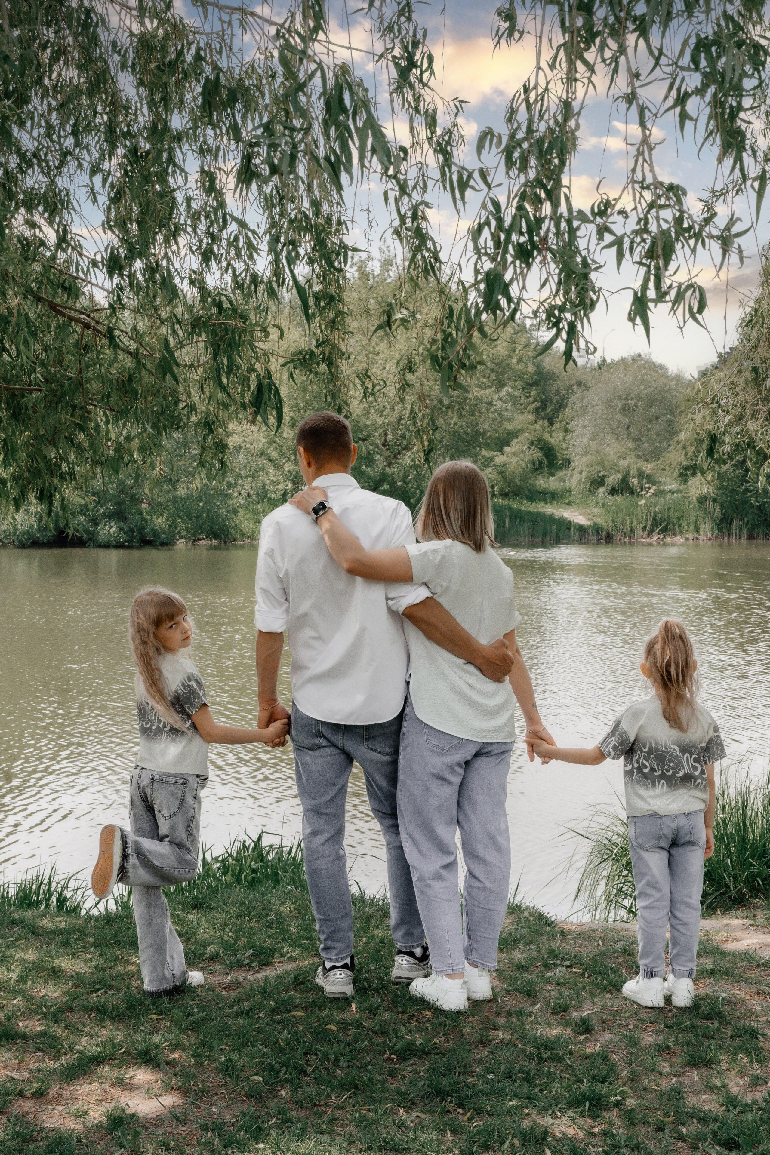 Семейная съемка в Лошицком парке. Ваш семейный фотограф в Минске — Вика Трегубова