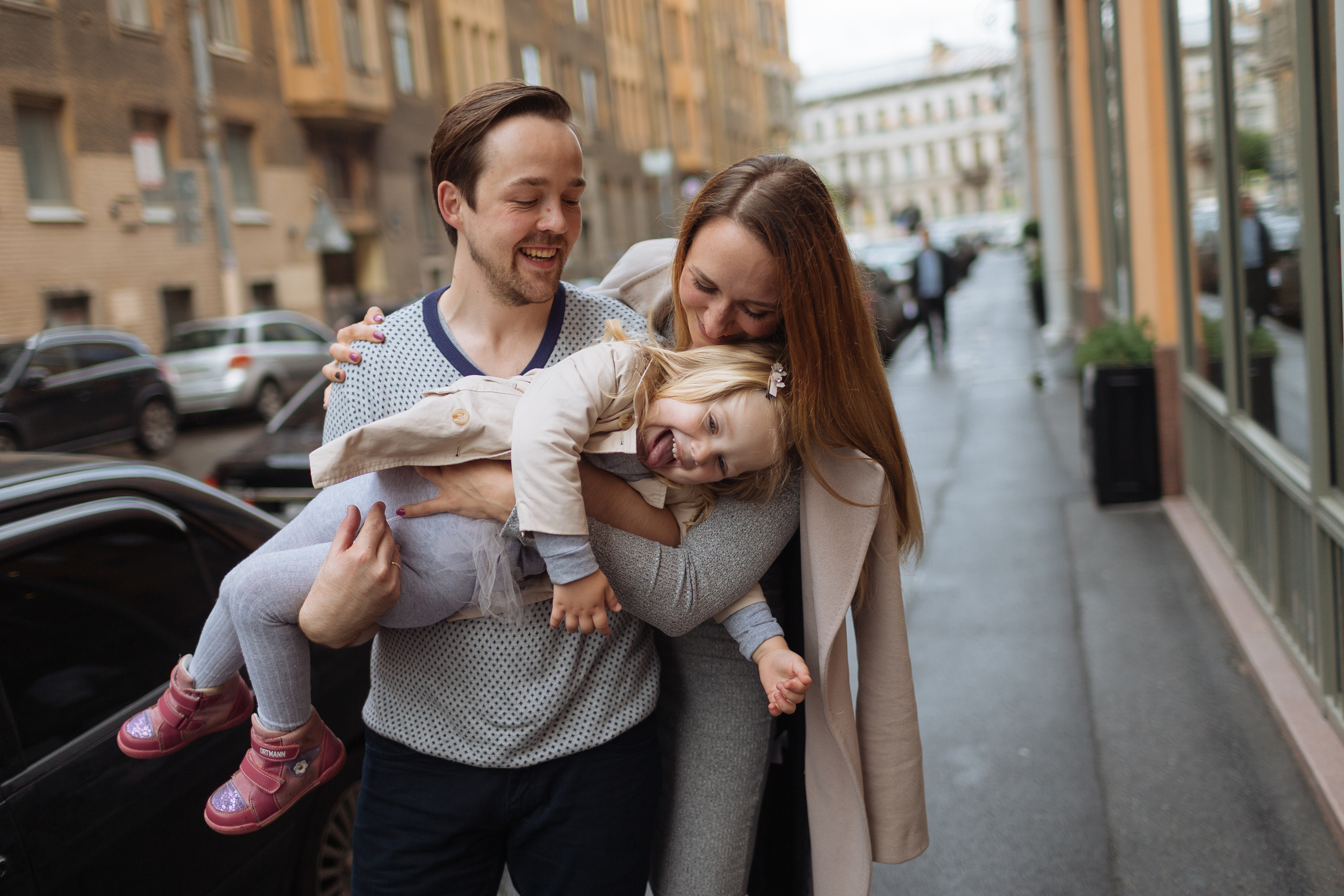 Аня, Роман и Елисея. Прекрасная семья впервые в Санкт- Петербурге. Портфолио свадебного фотографа. Роман Каргаполов