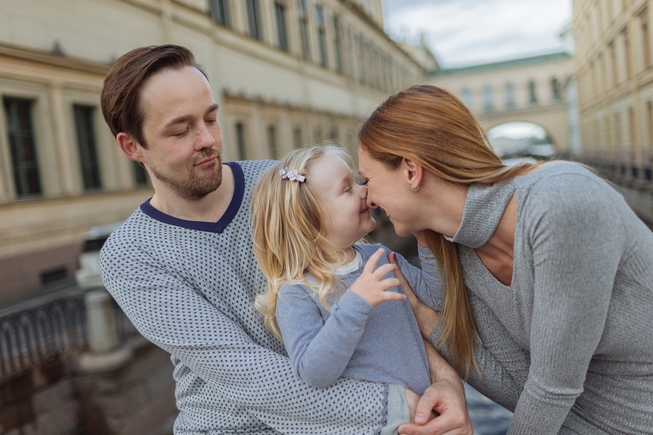 Аня, Роман и Елисея. Прекрасная семья впервые в Санкт- Петербурге. Портфолио свадебного фотографа. Роман Каргаполов