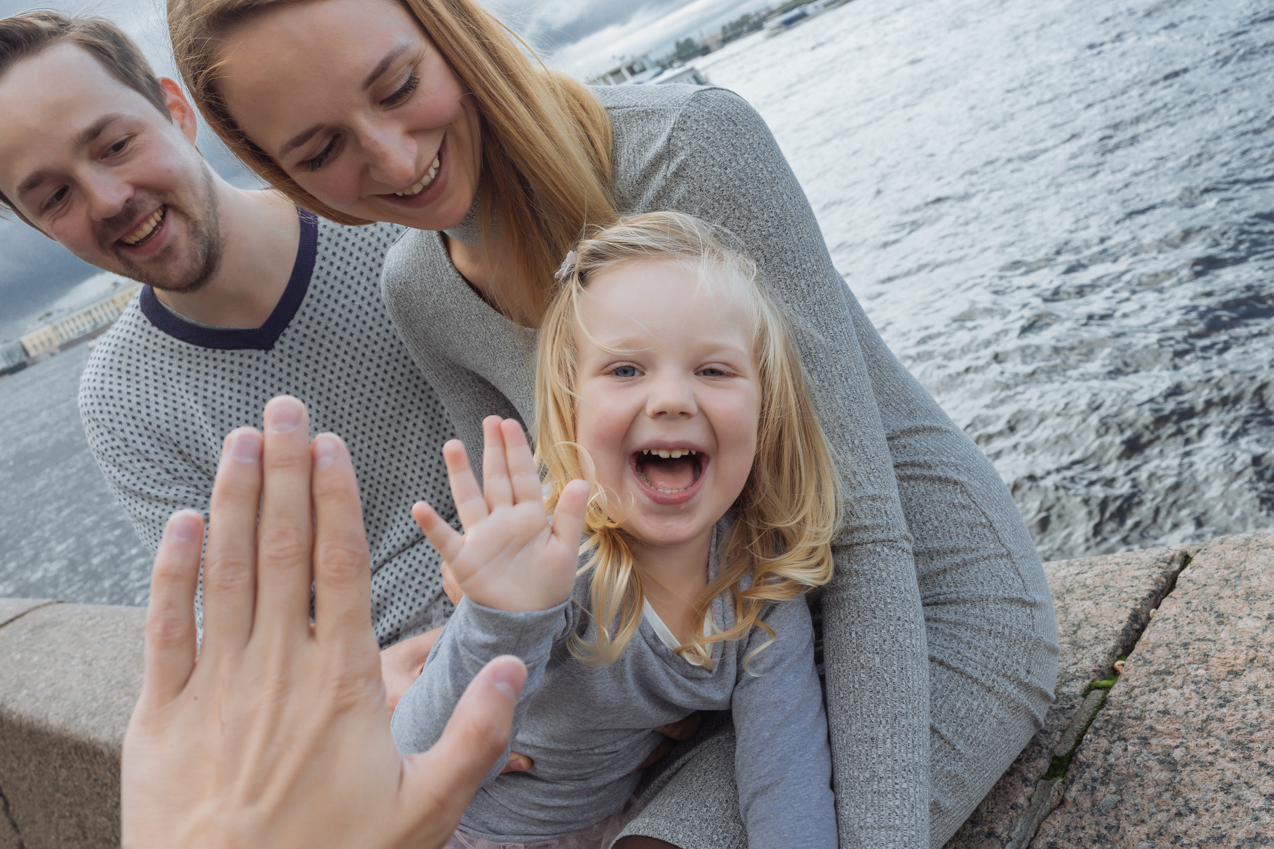 Аня, Роман и Елисея. Прекрасная семья впервые в Санкт- Петербурге. Портфолио свадебного фотографа. Роман Каргаполов