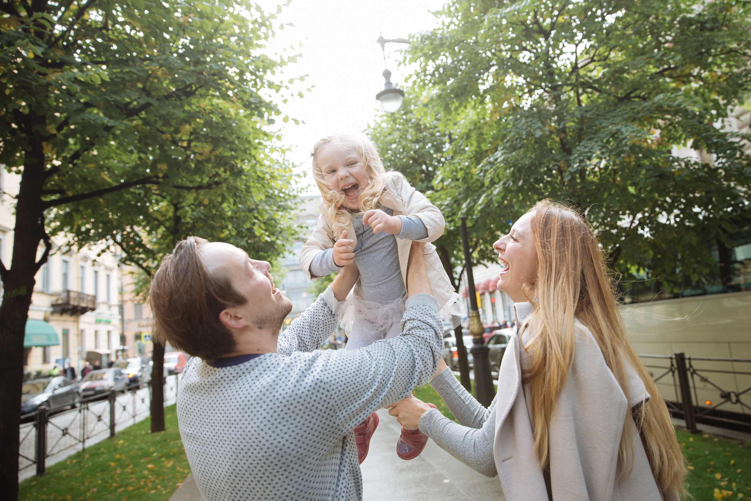 Аня, Роман и Елисея. Прекрасная семья впервые в Санкт- Петербурге. Портфолио свадебного фотографа. Роман Каргаполов