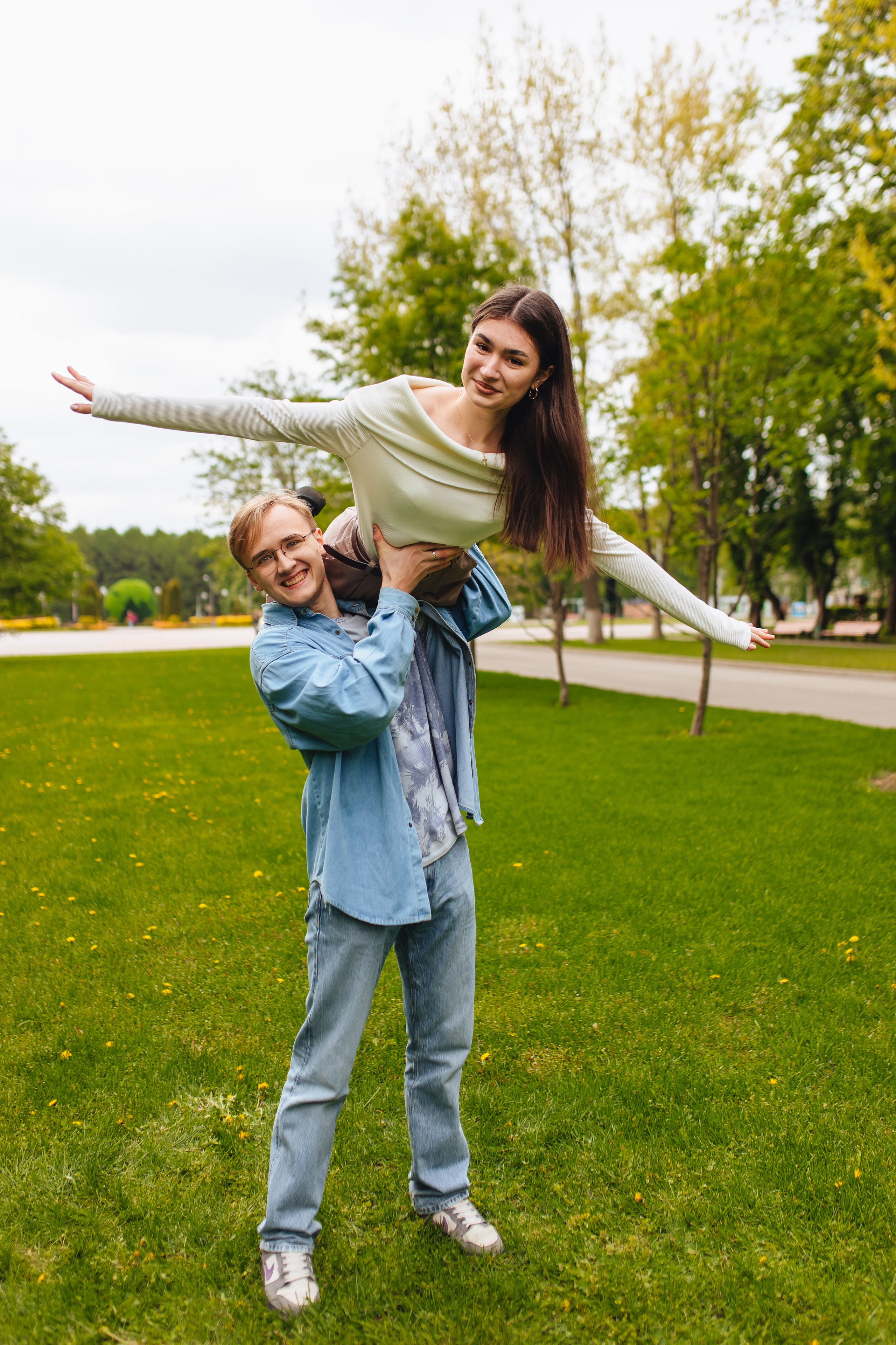 11 класс в парке. Свадебный и семейный фотограф в Туле и области Маша Костина