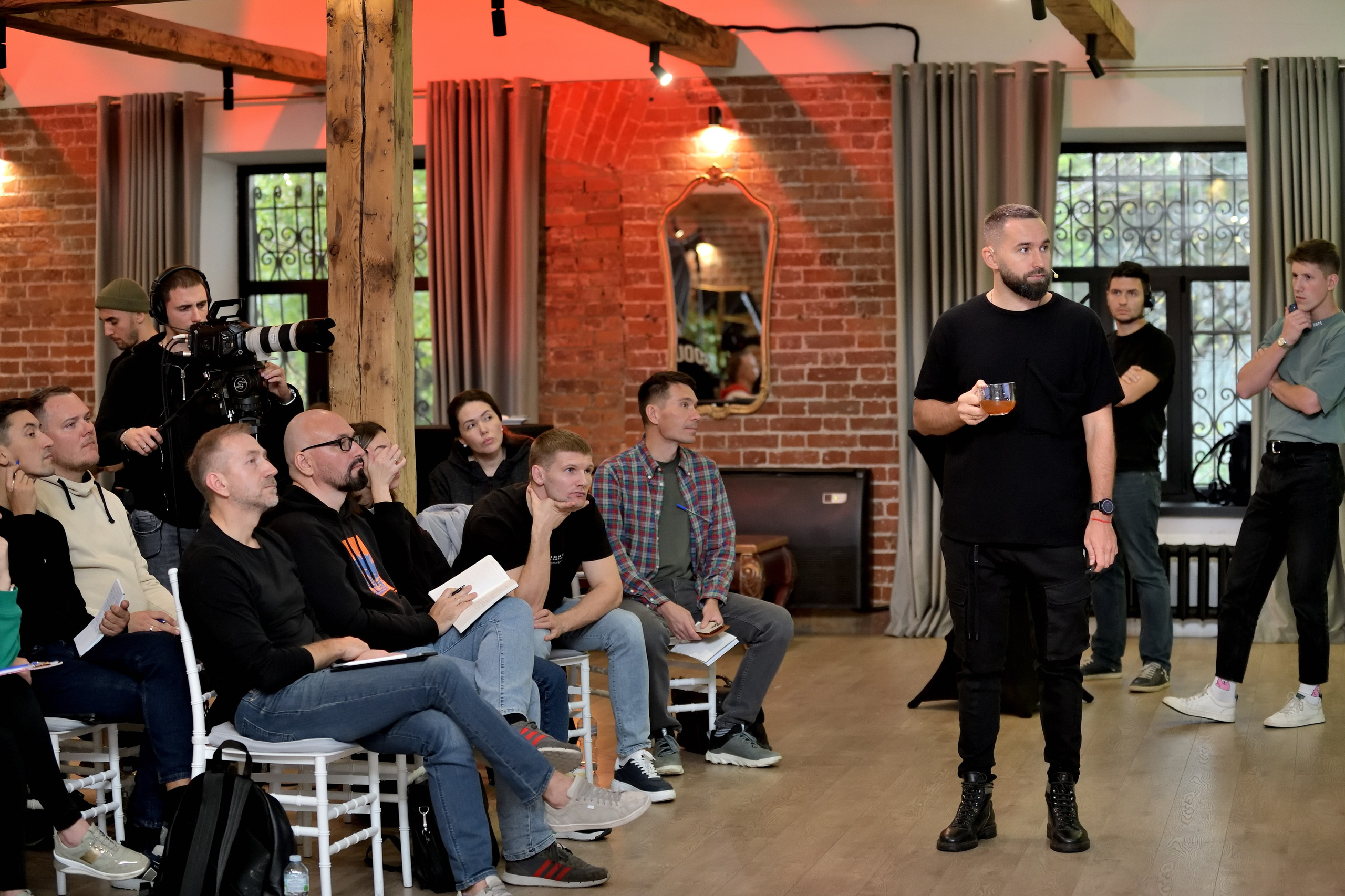 "Михаил Дашкиев и проект НЕЧТО".