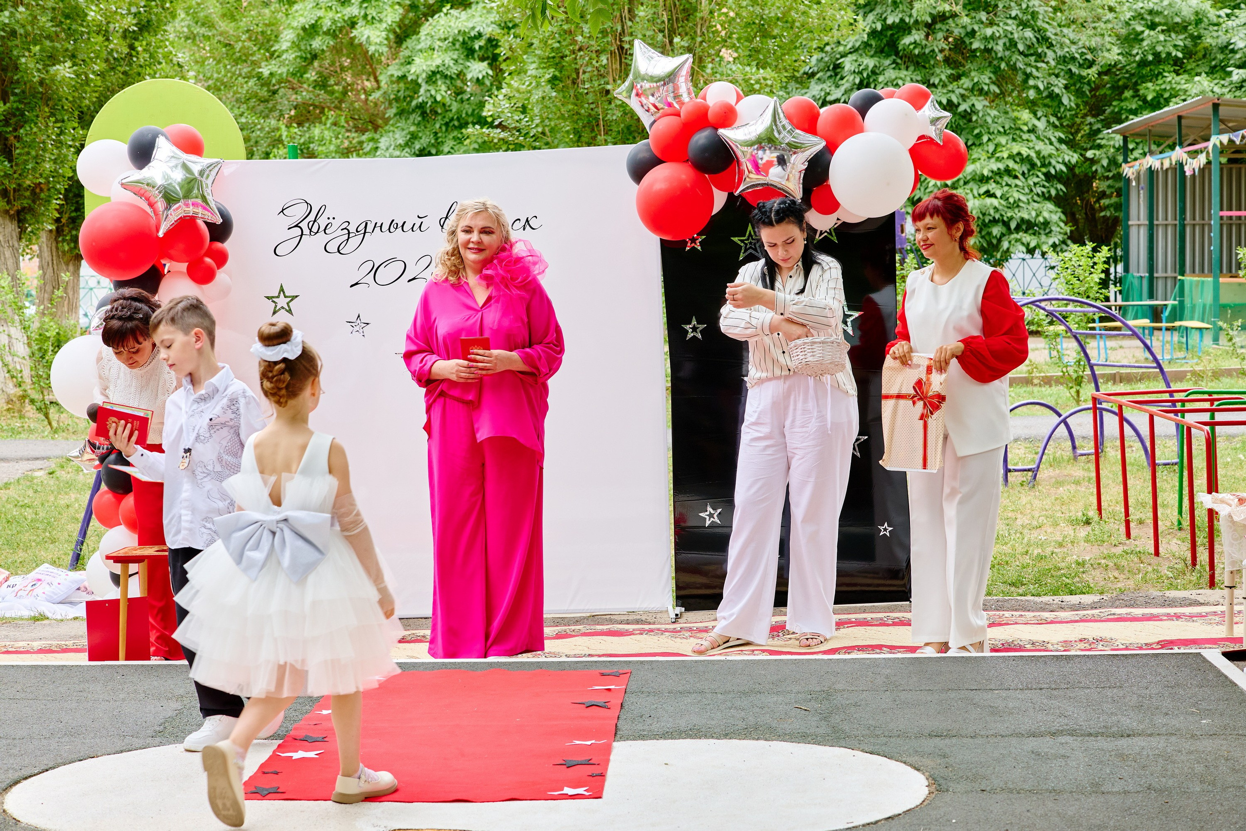 Выпускной 45 сад. Фотограф Выпускные альбомы Таганрог Сергей Коробченко