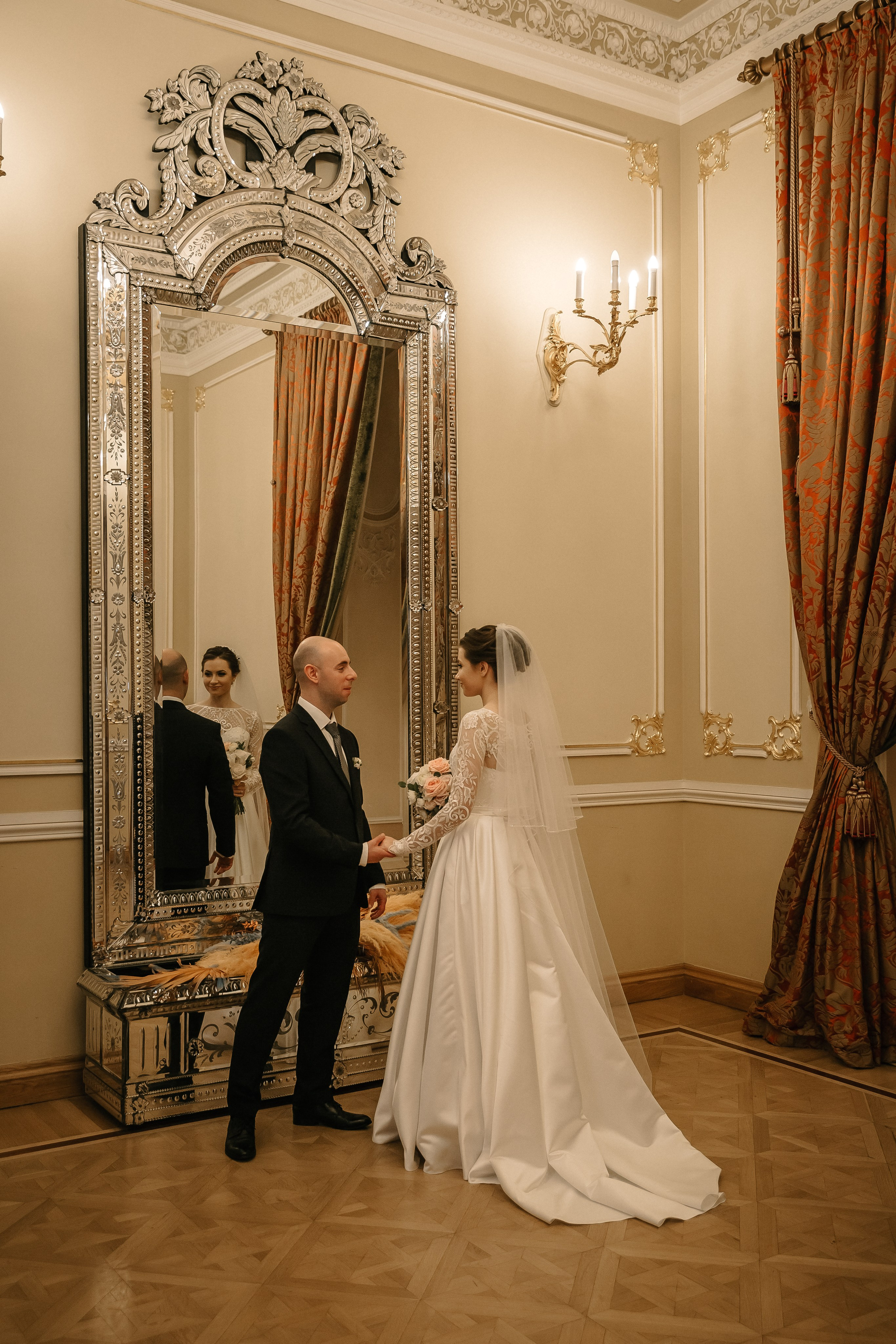 ОКТЯБРЬ | Дворец № 1 Талион, Особняк военного министра. Свадебный фотограф в Санкт-Петербурге Полина Корзухина