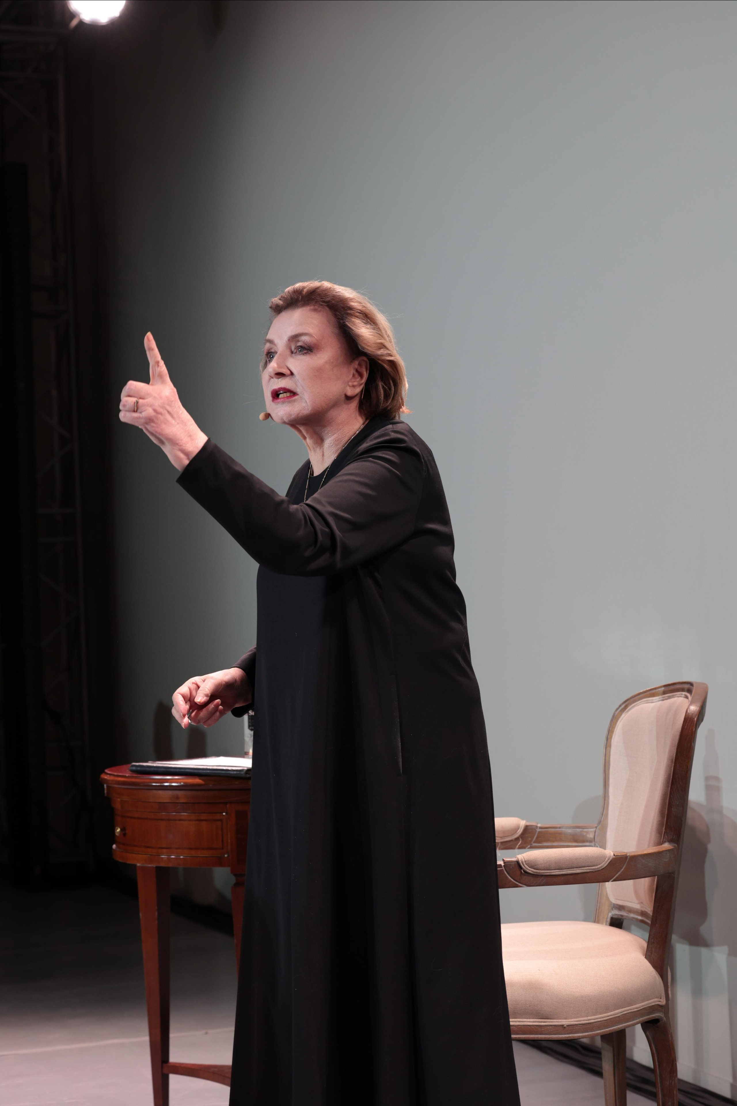 Алла Демидова. Москва, улицы, театр и артисты, друзья и мир фото Владимир Кашицин