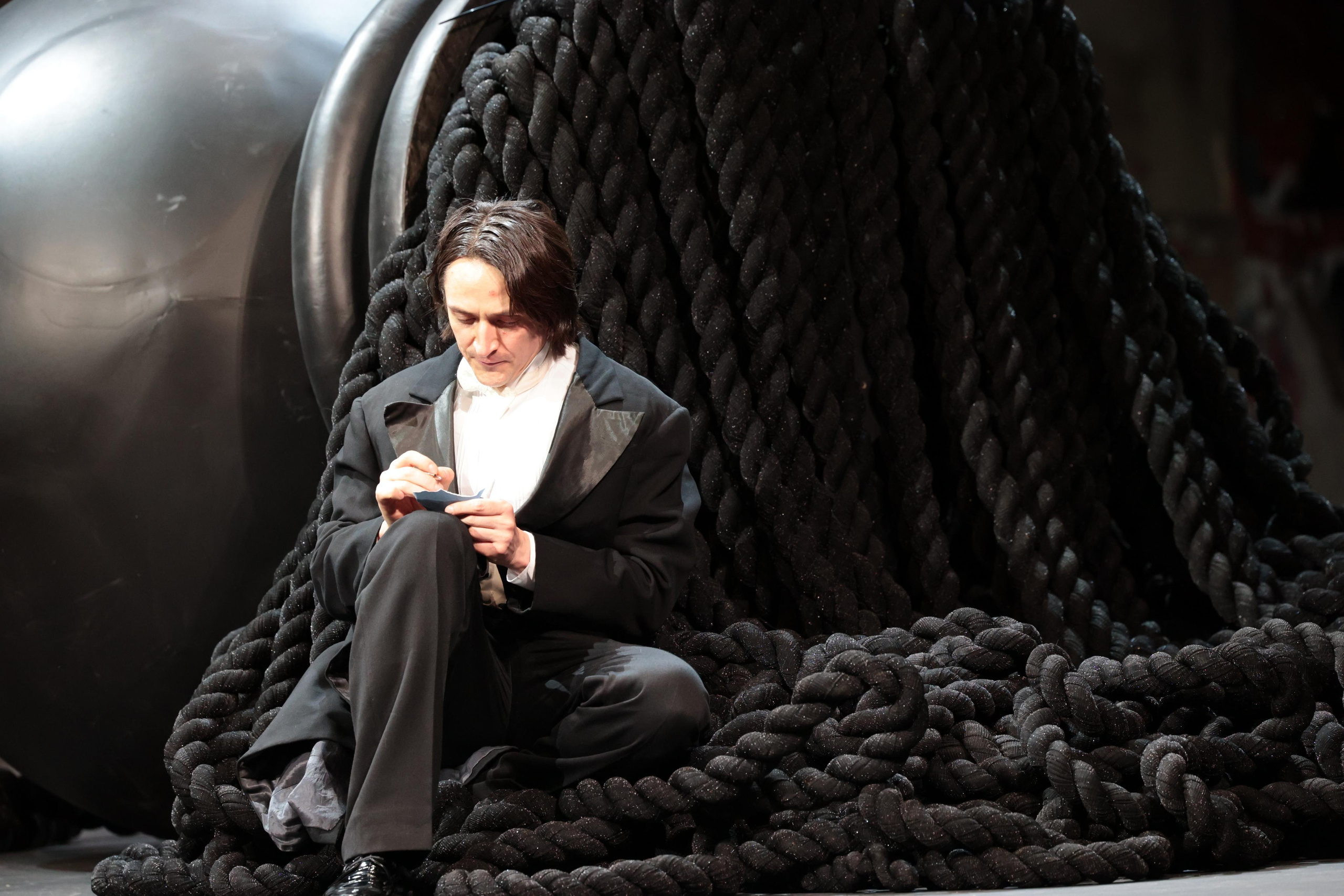 «СИРАНО ДЕ БЕРЖЕРАК». МХТ им. А. П. Чехова. Москва, улицы, театр и артисты, друзья и мир фото Владимир Кашицин