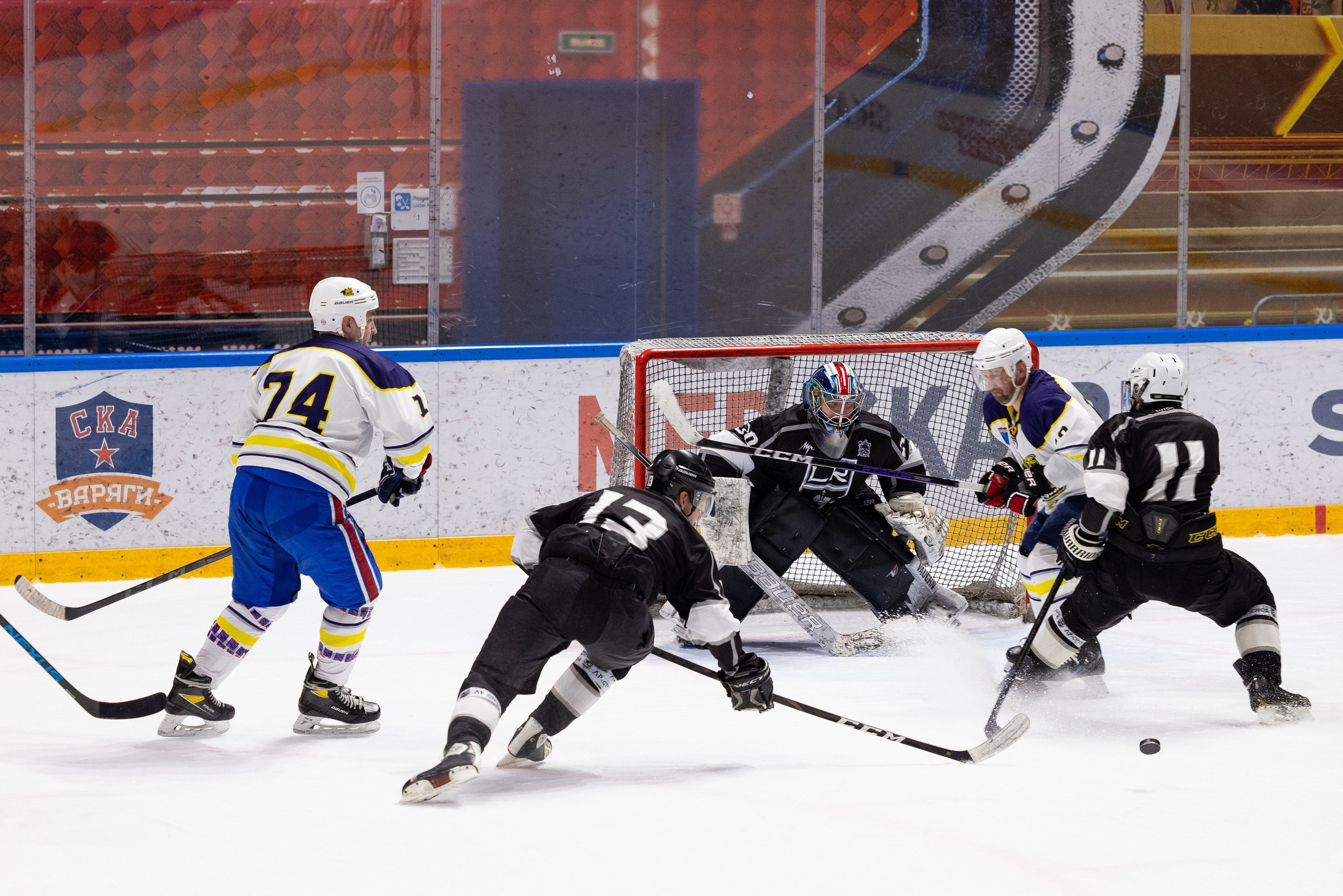 Бульдозер vs. LR-строй. Фотограф Александр Заломаев