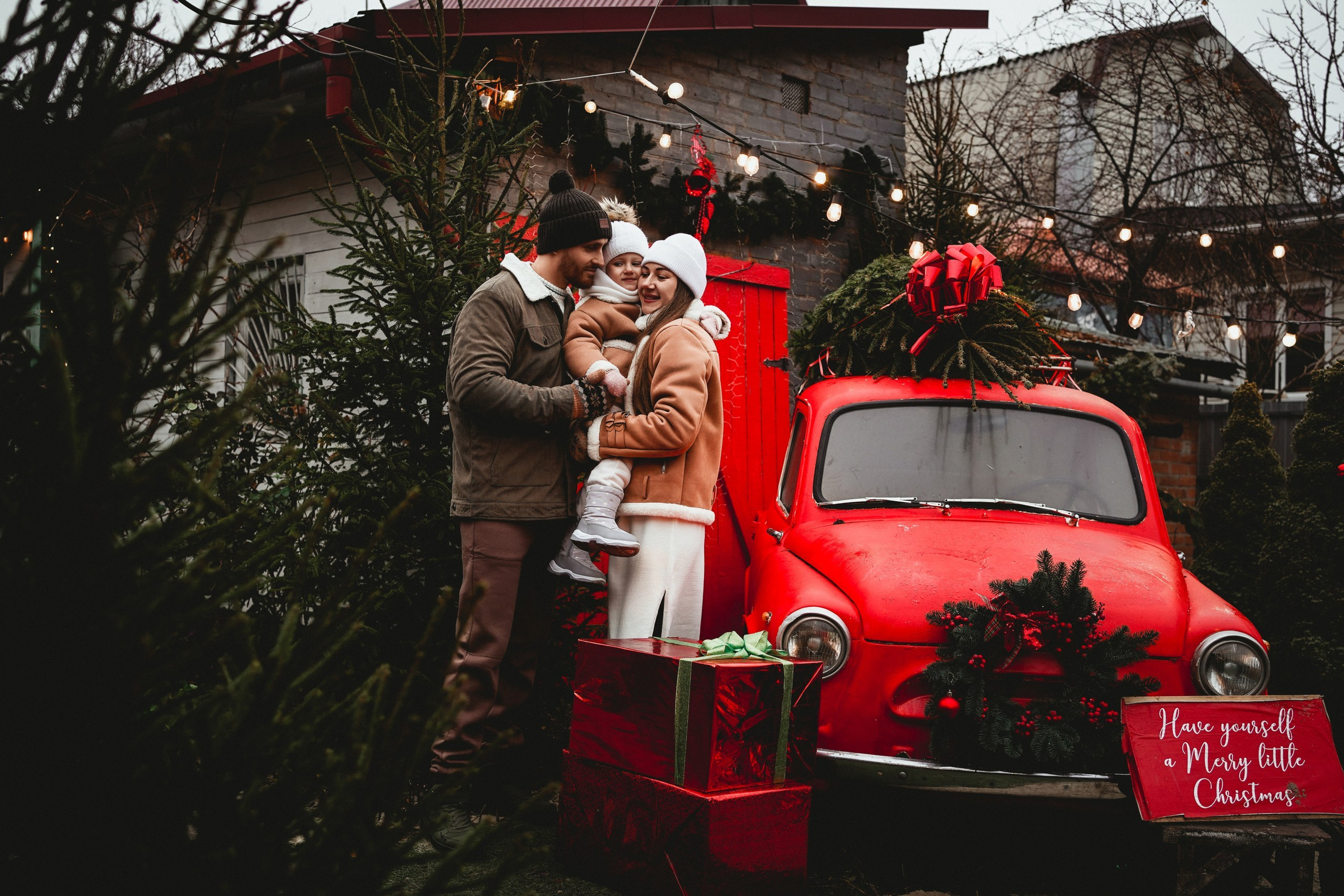Новогодняя семейная фотосессия в фотостудии Авокадо. Ростов-на-Дону. Свадебный фотограф в Ростове-на-Дону. Таинство Крещения и Венчания, семейные фотосессии. Алёна Чёботова