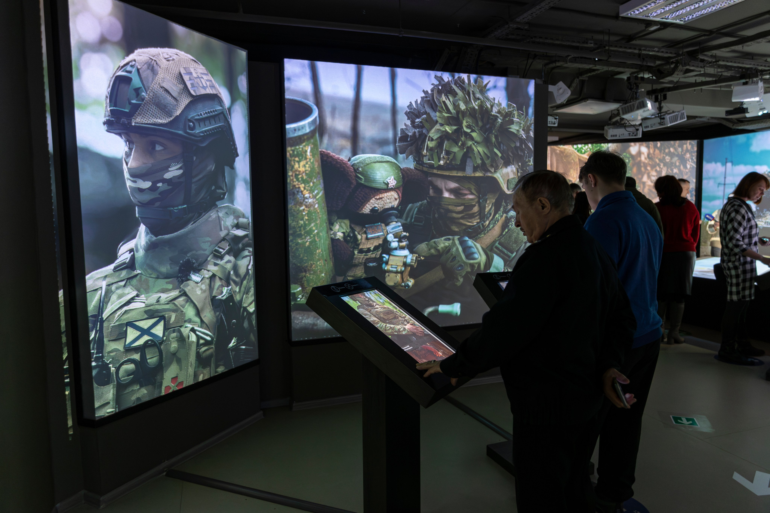 Выставка «Чёрные береты. Где мы, там — победа!». Олег Катакинов| Репортажный фотограф в городе у моря (Владивосток)