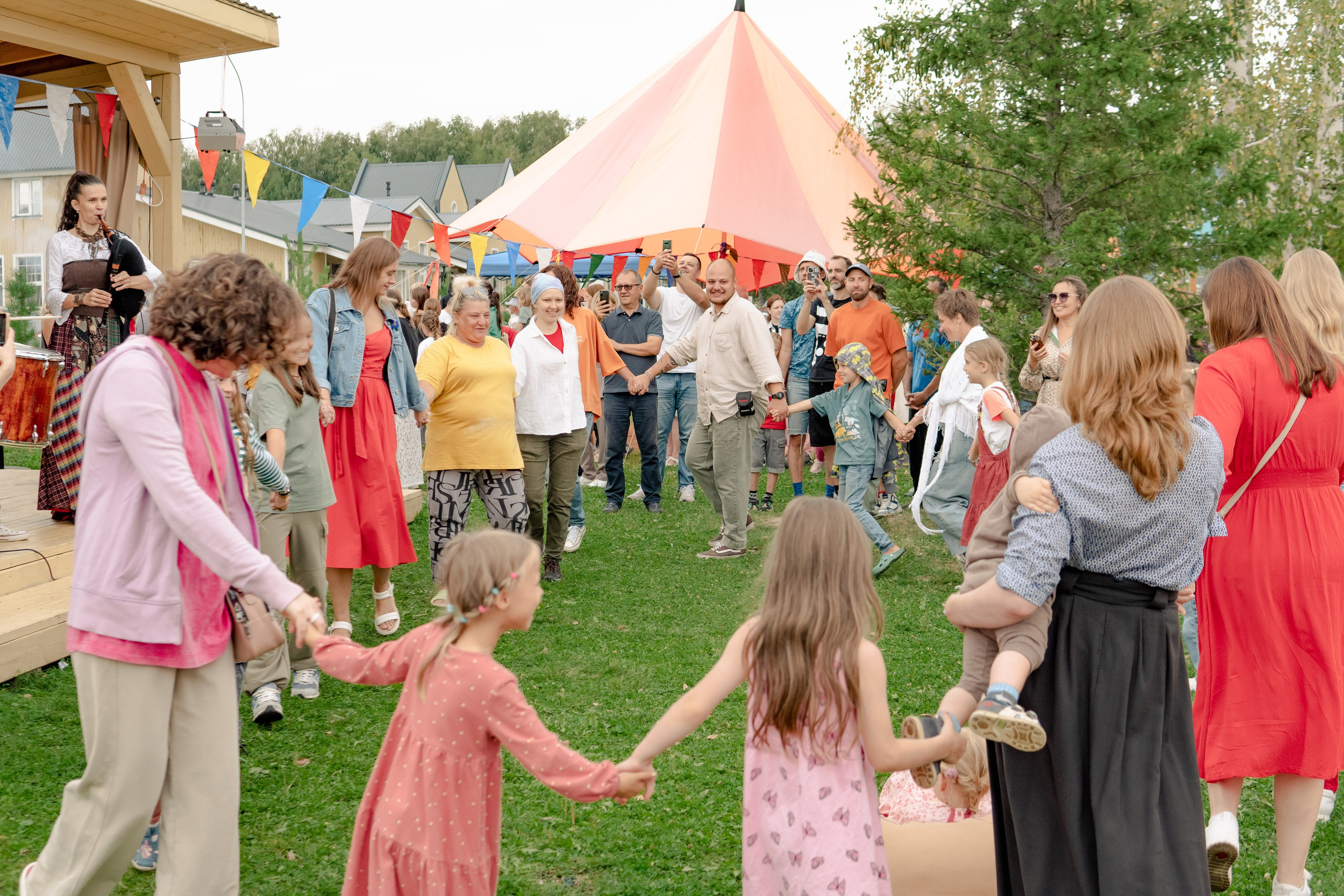 Фоторепортаж из Деревни Мира