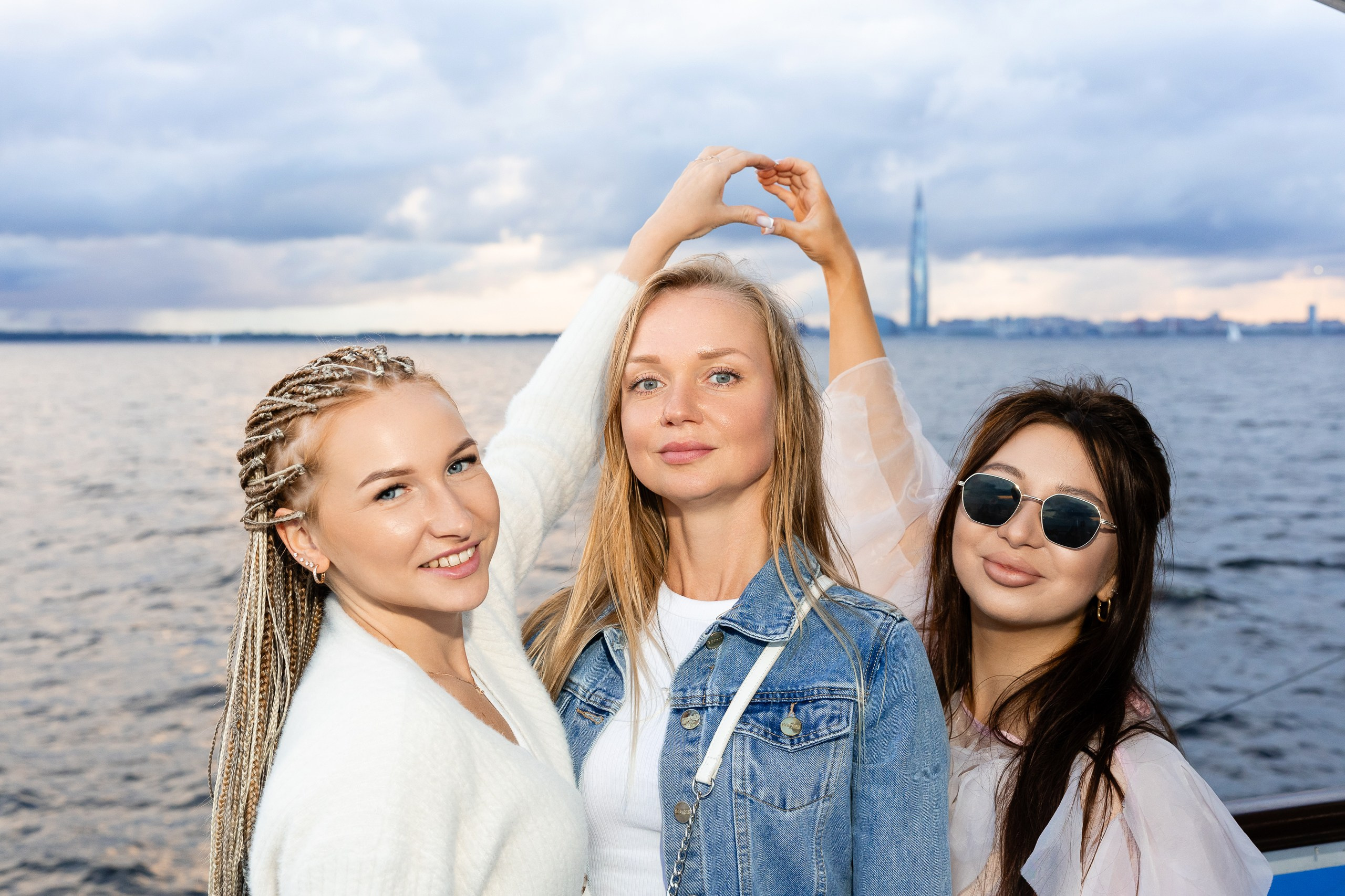 Экскурсия на двухпалубном теплоходе по Неве. Фотограф в Санкт-Петербурге — Сергей Петров