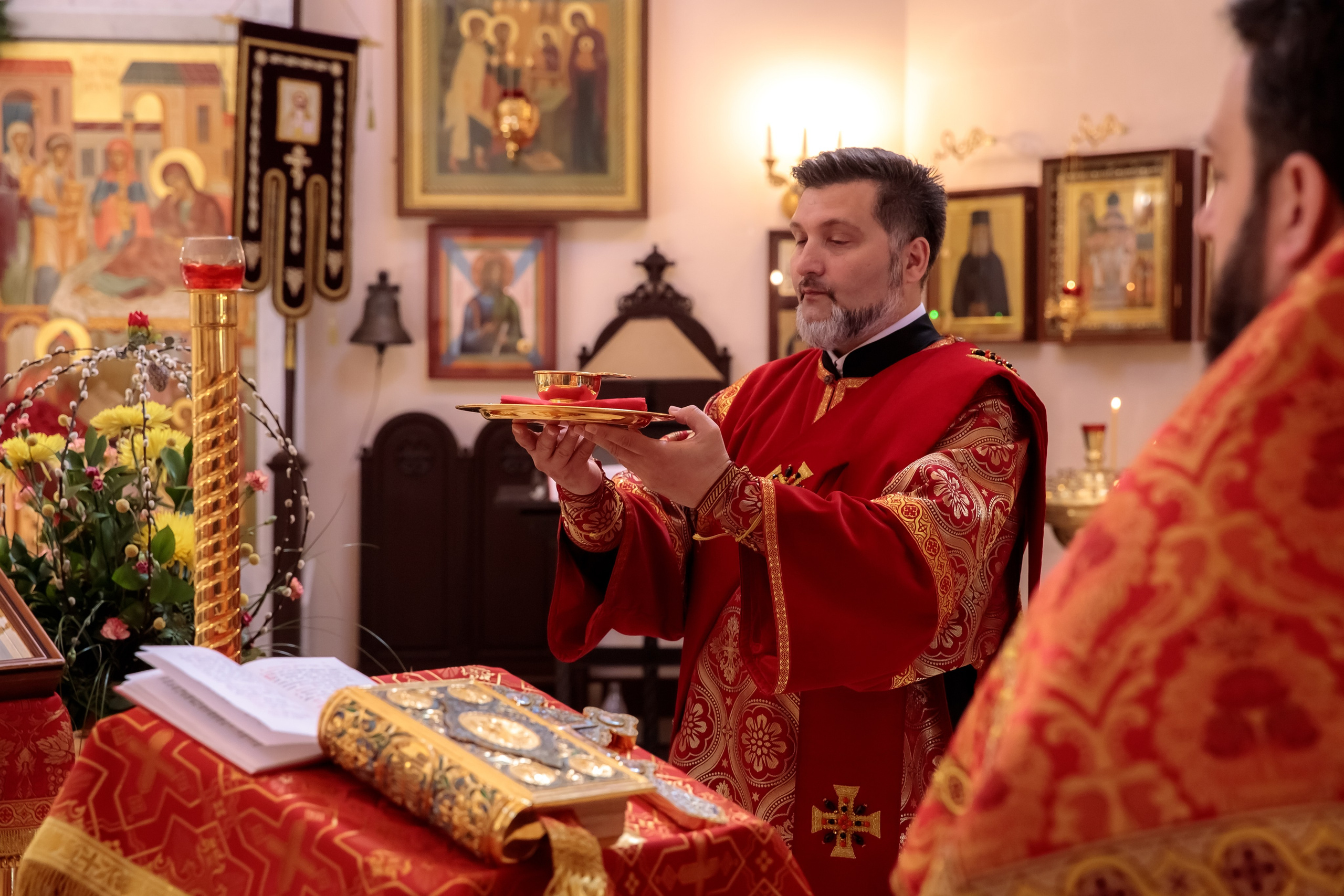 Фотограф на венчание. ФОТОГРАФ РАДОСТИ Фотосессия в студии СПб. Портретный фотограф — Юрий Торлопов