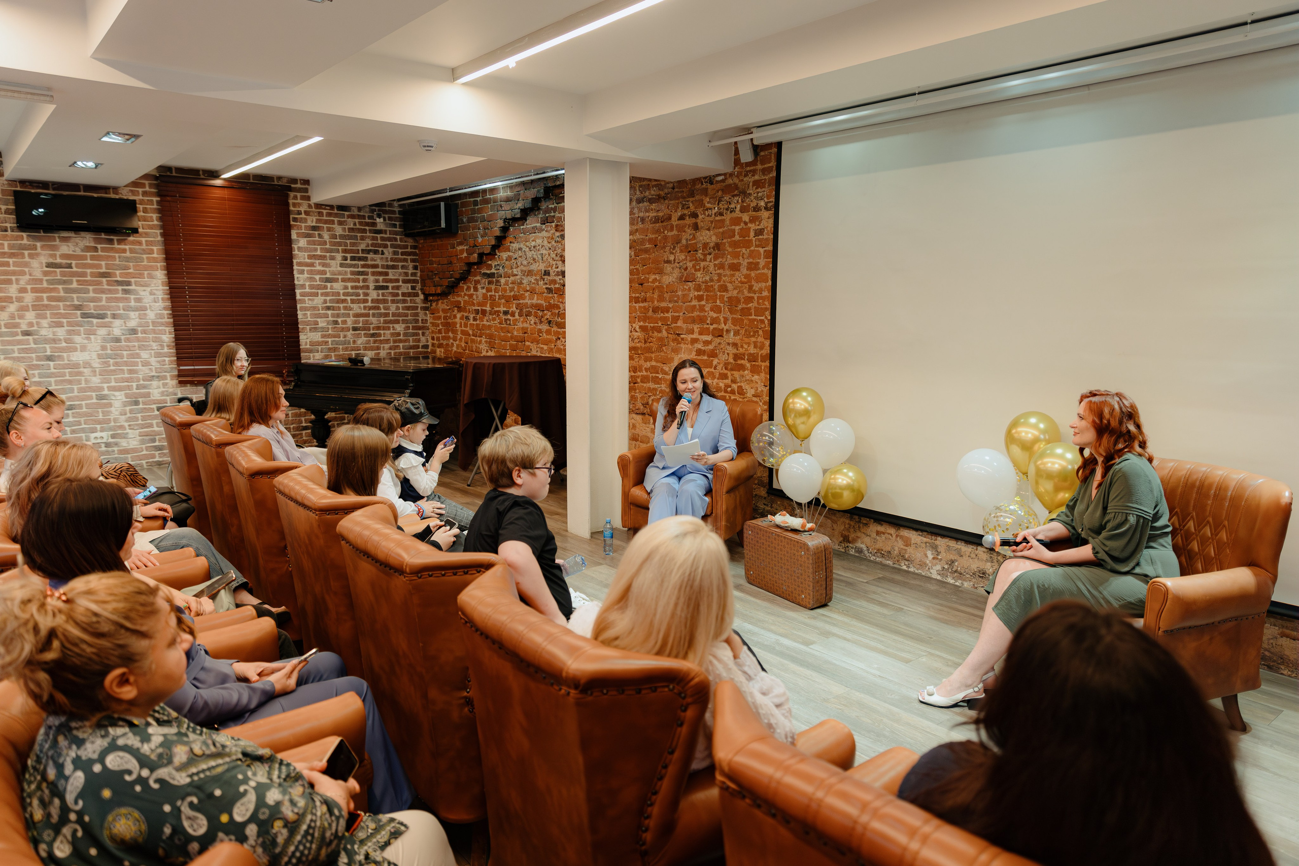 Презентация книги. Свадебный и репортажный фотограф Киров | Вадим Карпук