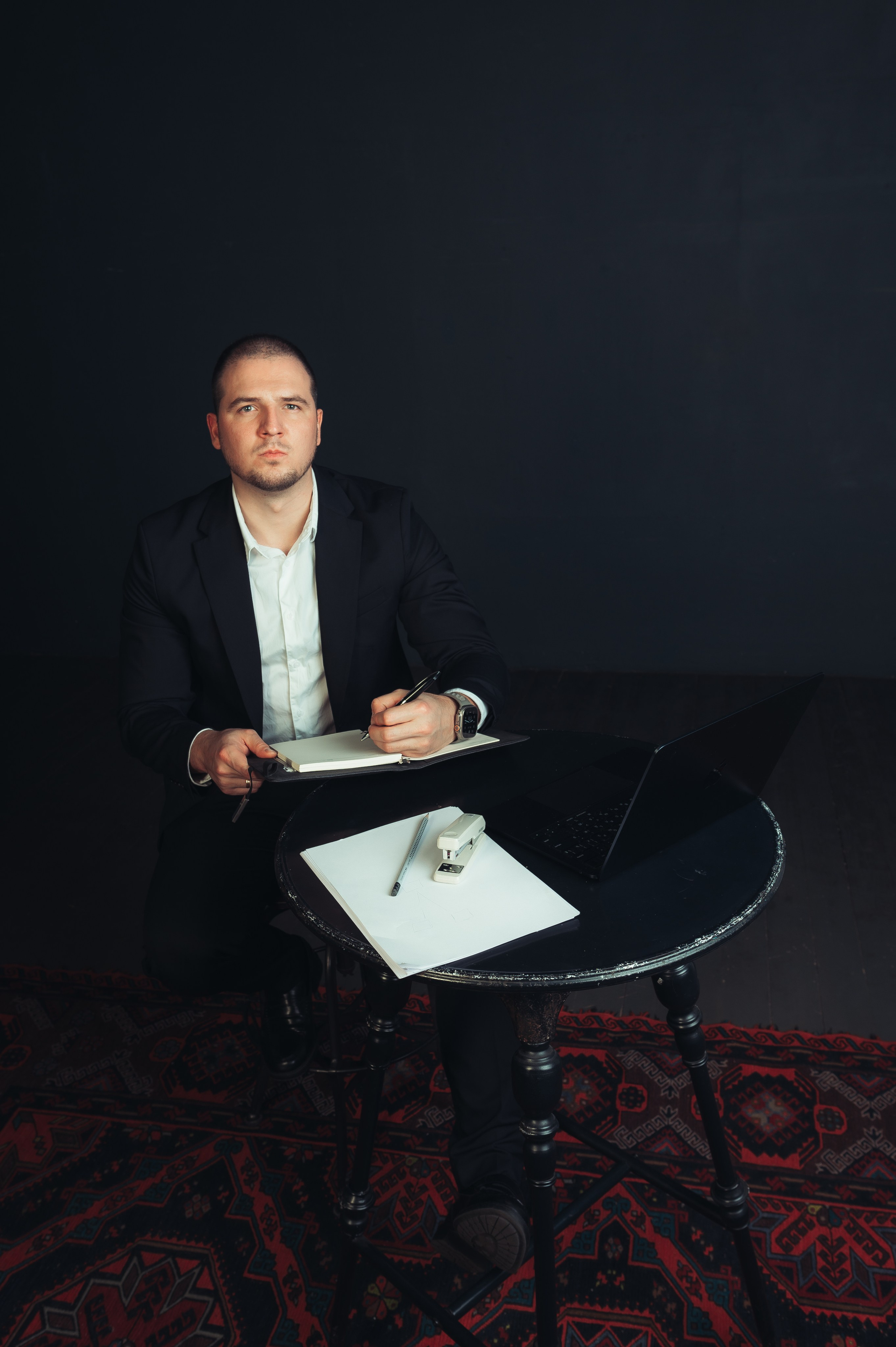 Никита Пустовалов — портретная съёмка. Иван Кубик — фотограф и видеограф