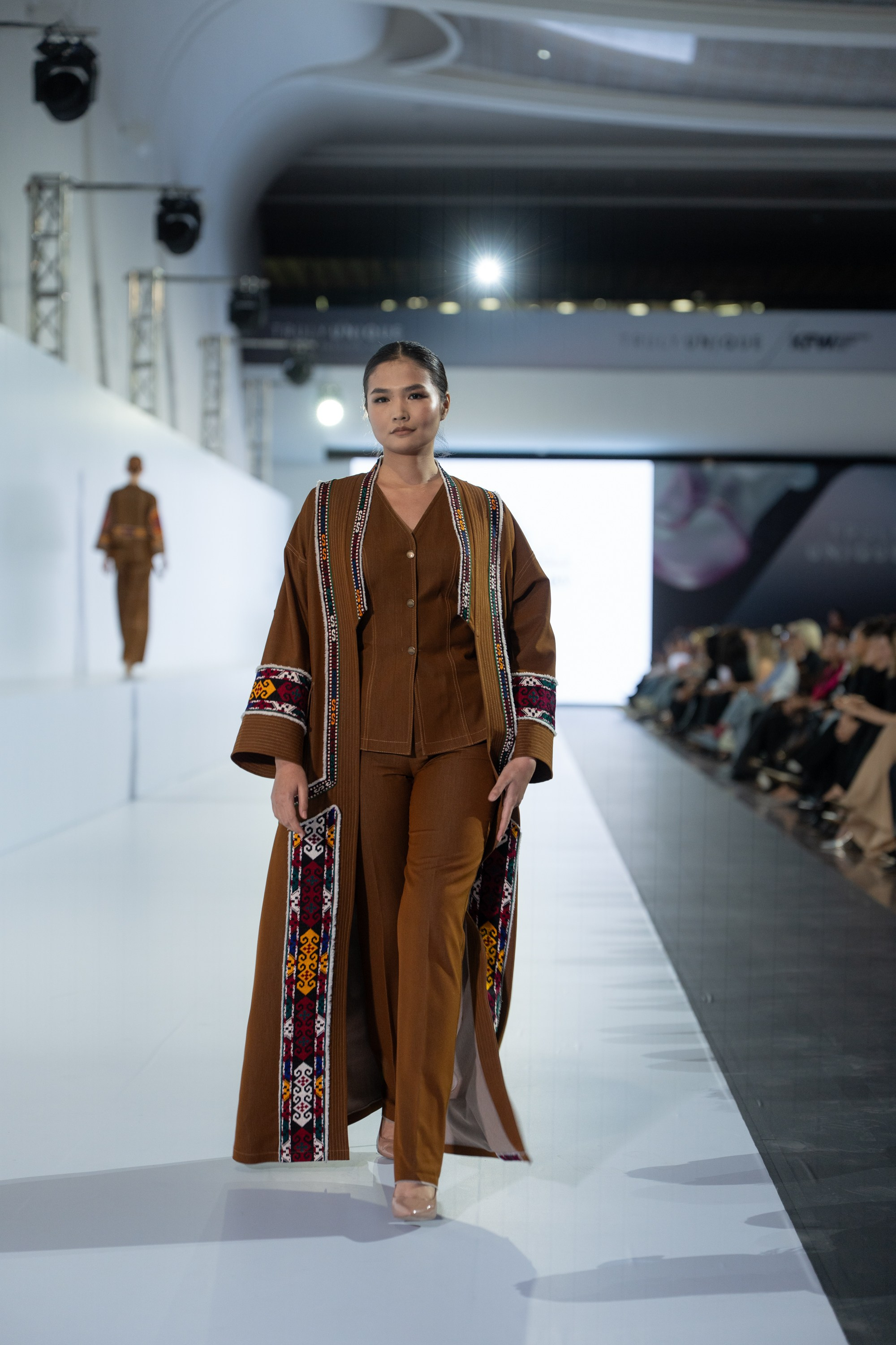 Umed Kuchkaliev. Сайт Алматинского НЮ АРТ, будуар и фэшн фотографа Дениса Карпенко