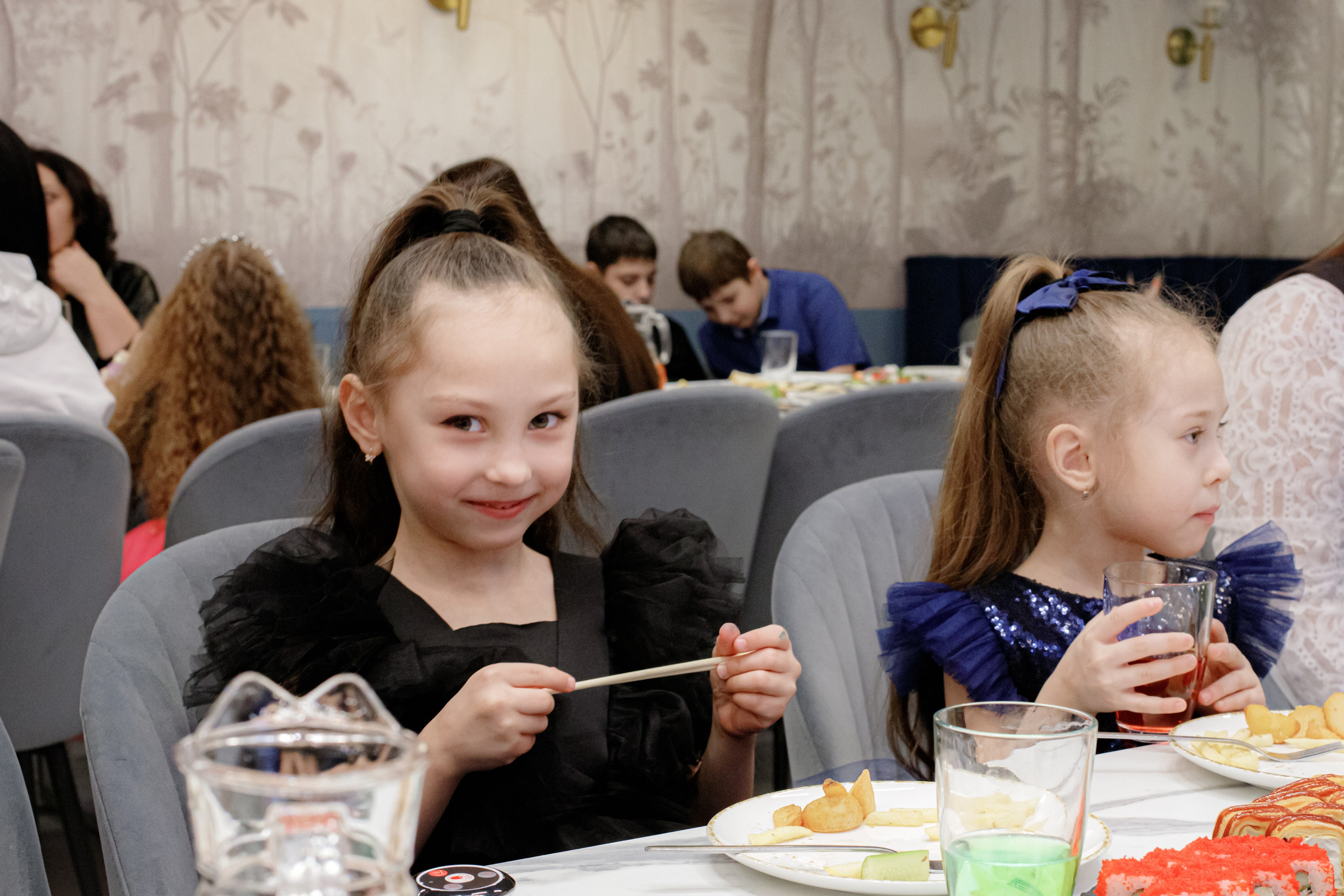 ASIA'S BIRTHDAY PARTY. Photokarish