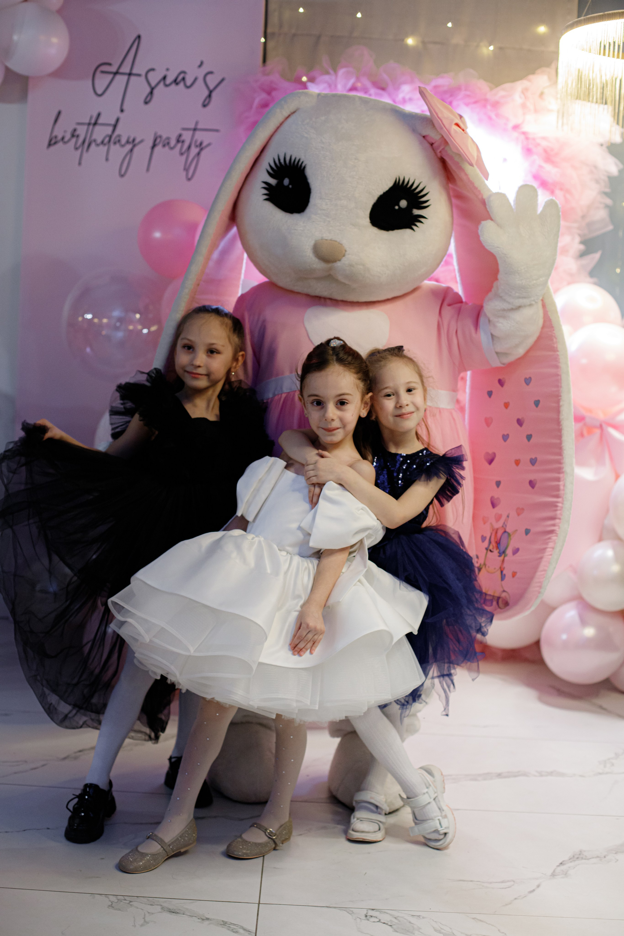 ASIA'S BIRTHDAY PARTY. Photokarish