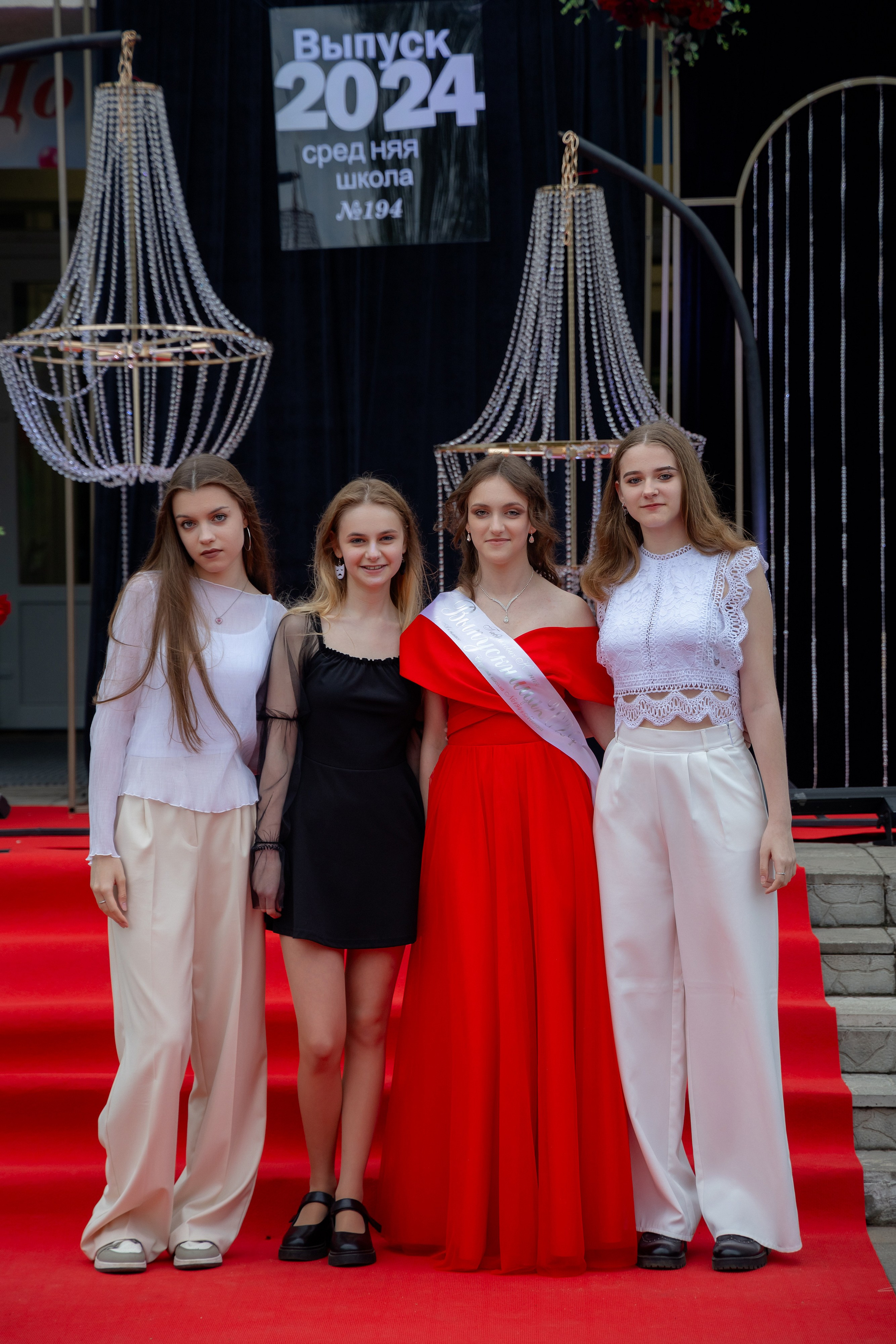 Школьный выпускной 2024 год в Соколе (Минск). Свадебный фотограф в Минске/Беларуси Сергей Спиридонов