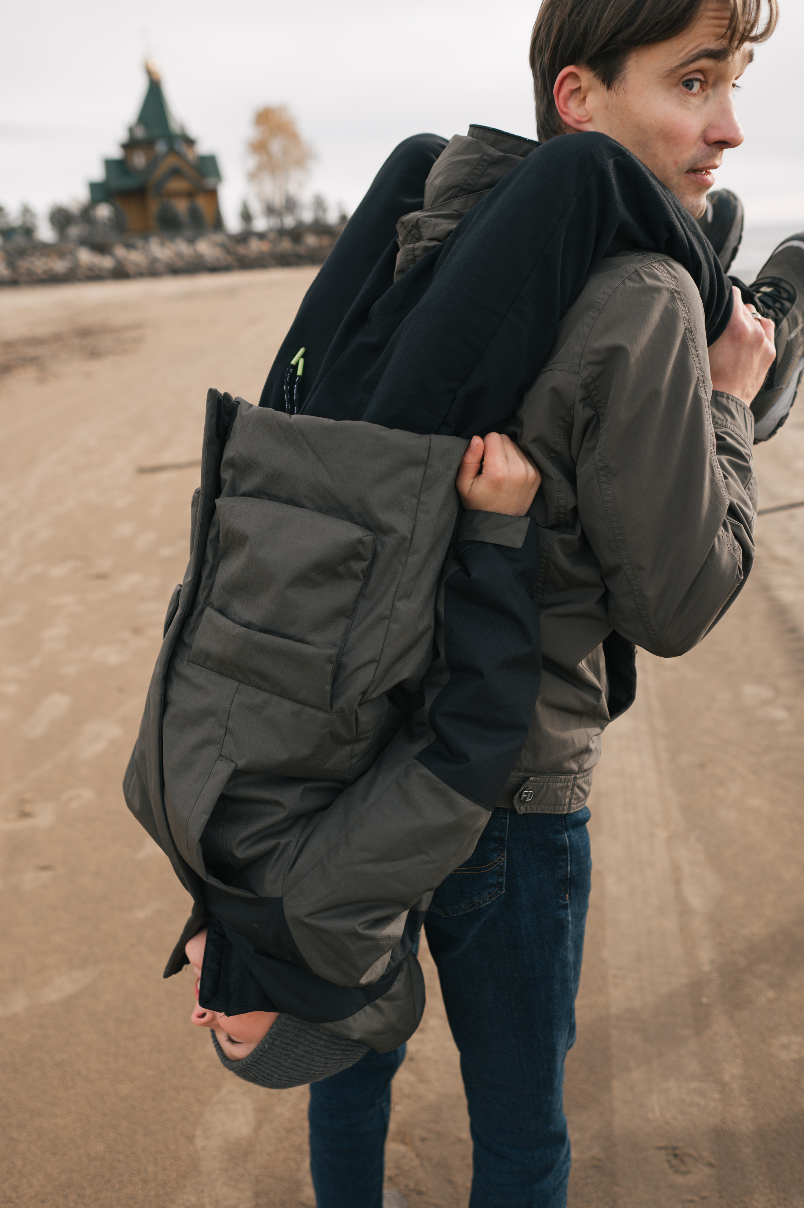 Рядом с нами луна. Фотограф Параничева Ольга Череповец