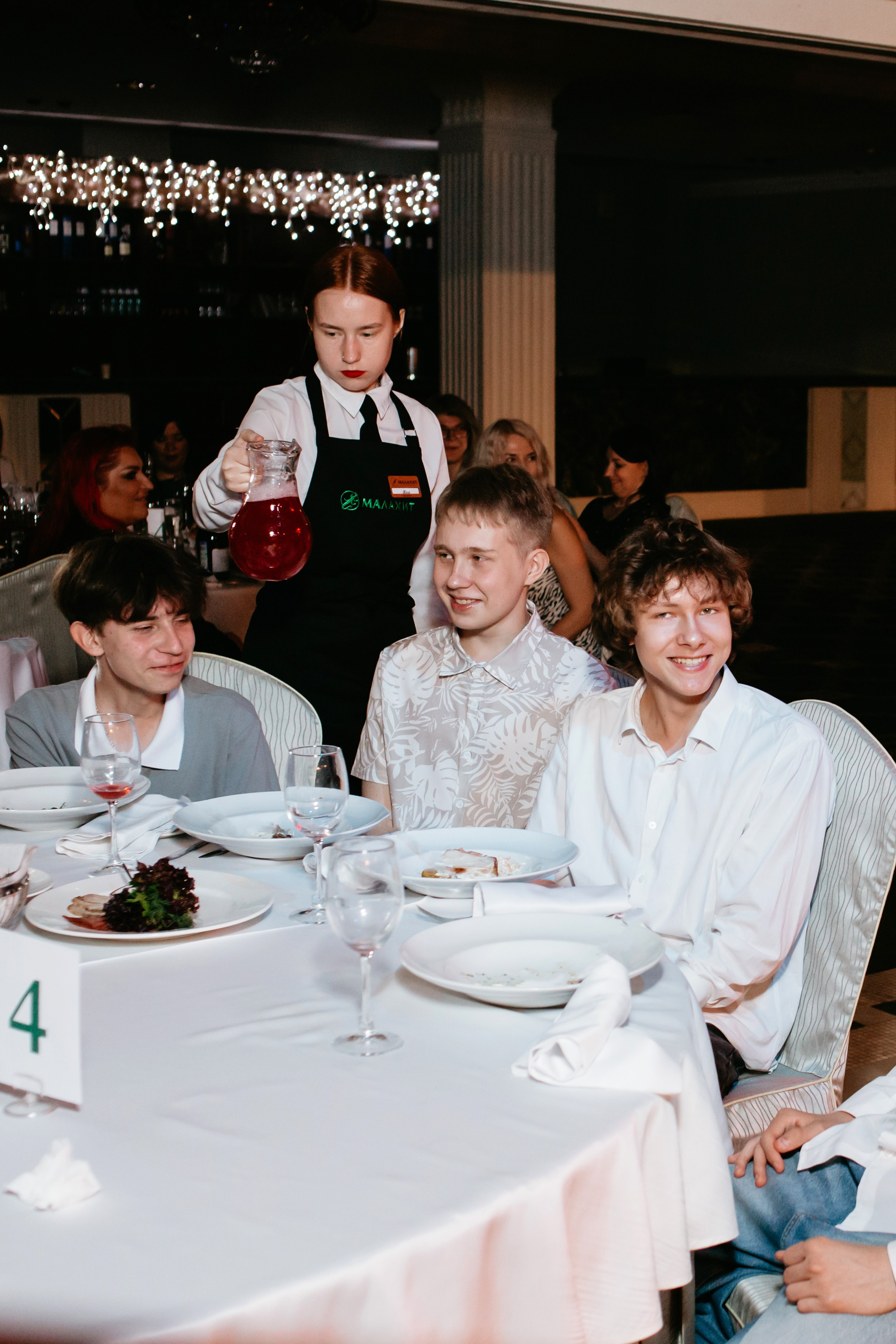 Выпускной 2025 (9класс) 124 школа. Фотограф в Челябинске Ополихина Анна