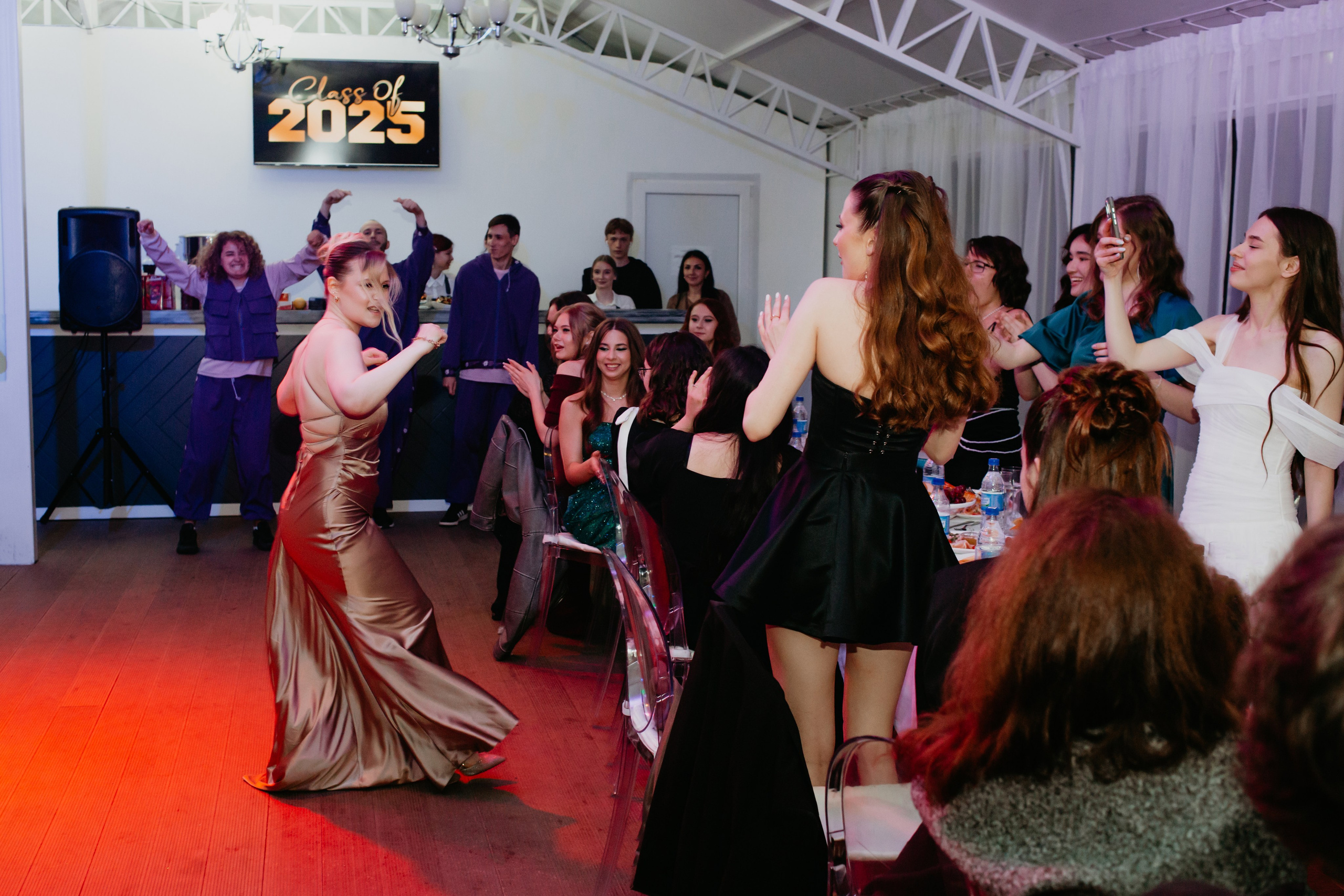 Выпускной 2025 (41 школа) 11 класс. Фотограф в Челябинске Ополихина Анна