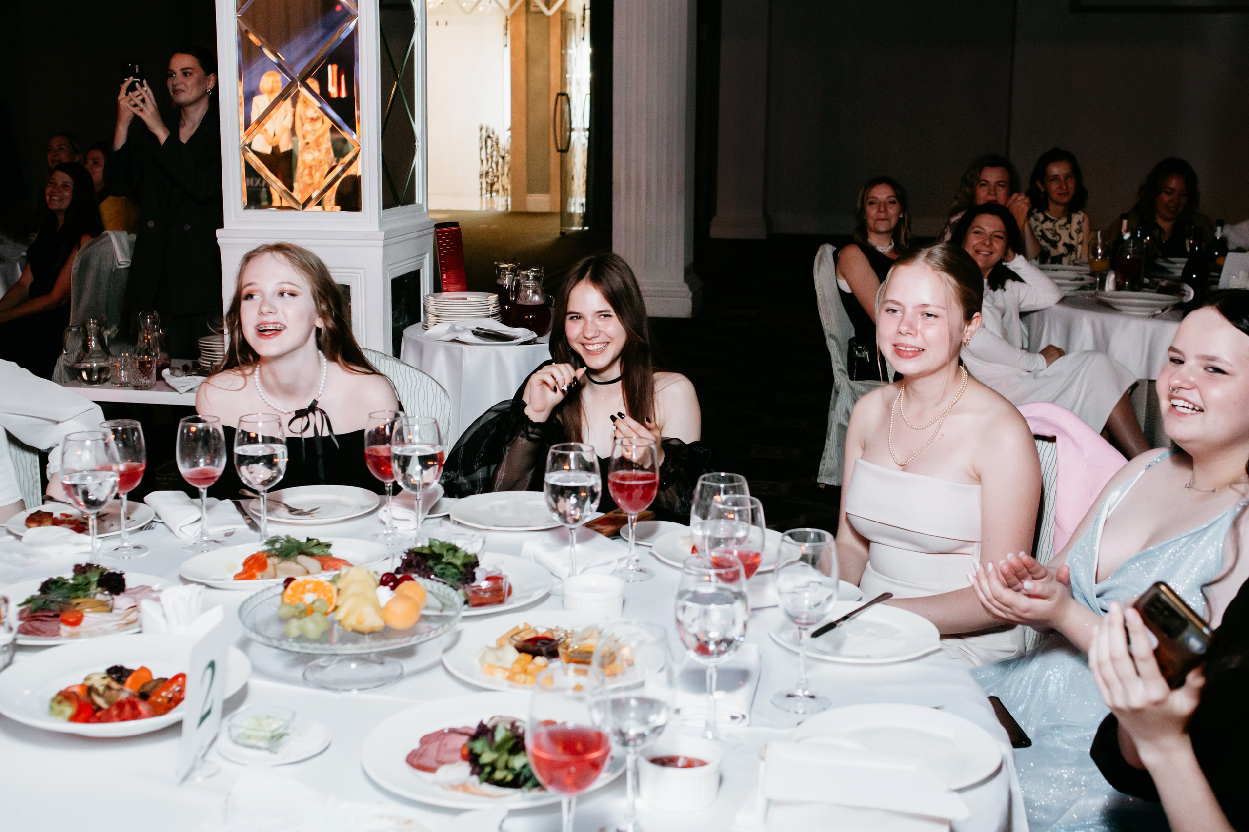 Выпускной 2025 (9класс) 124 школа. Фотограф в Челябинске Ополихина Анна